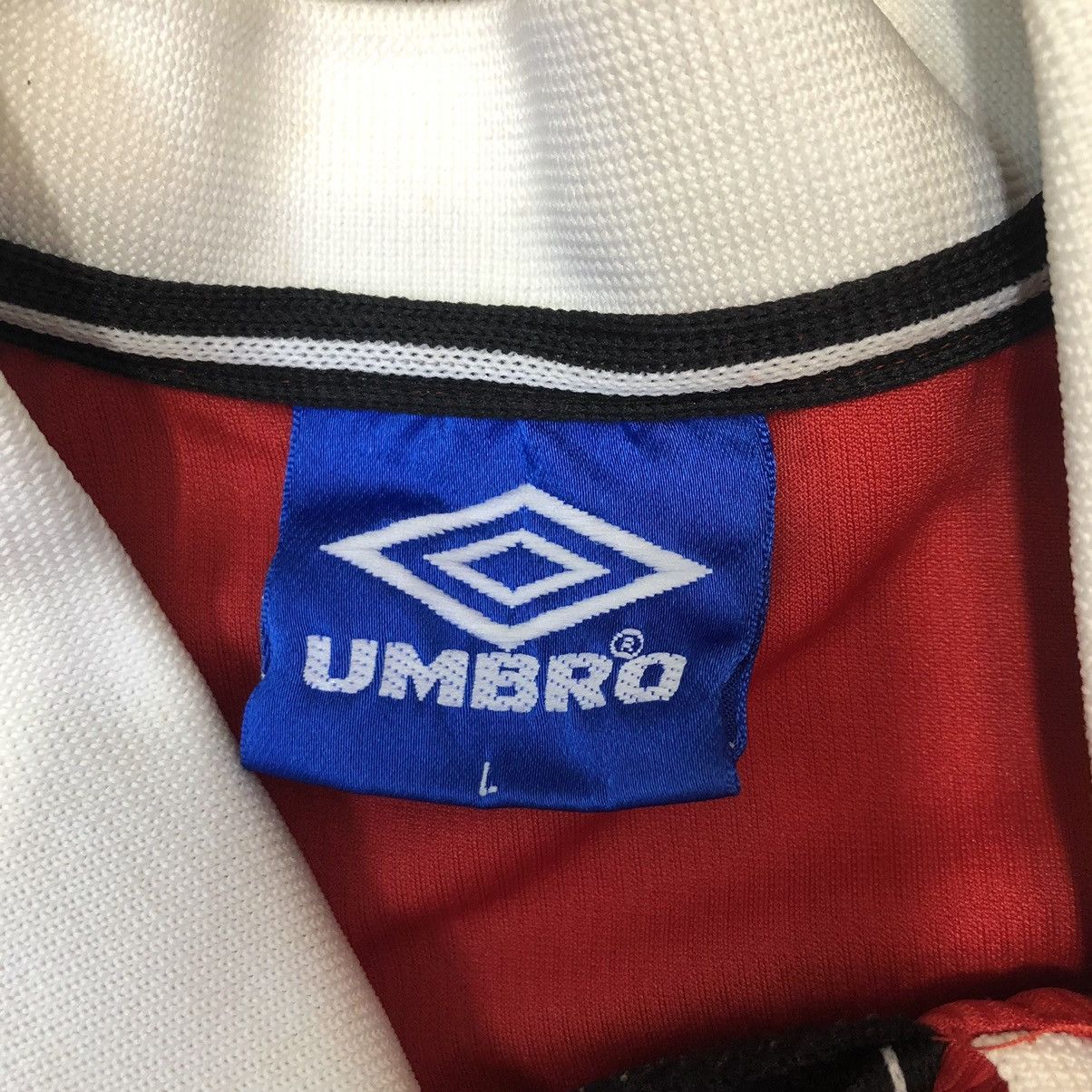Umbro Manchester United 99/00 home shirt #7 Beckham Size US L / EU 52-54 / 3 - 9 Thumbnail