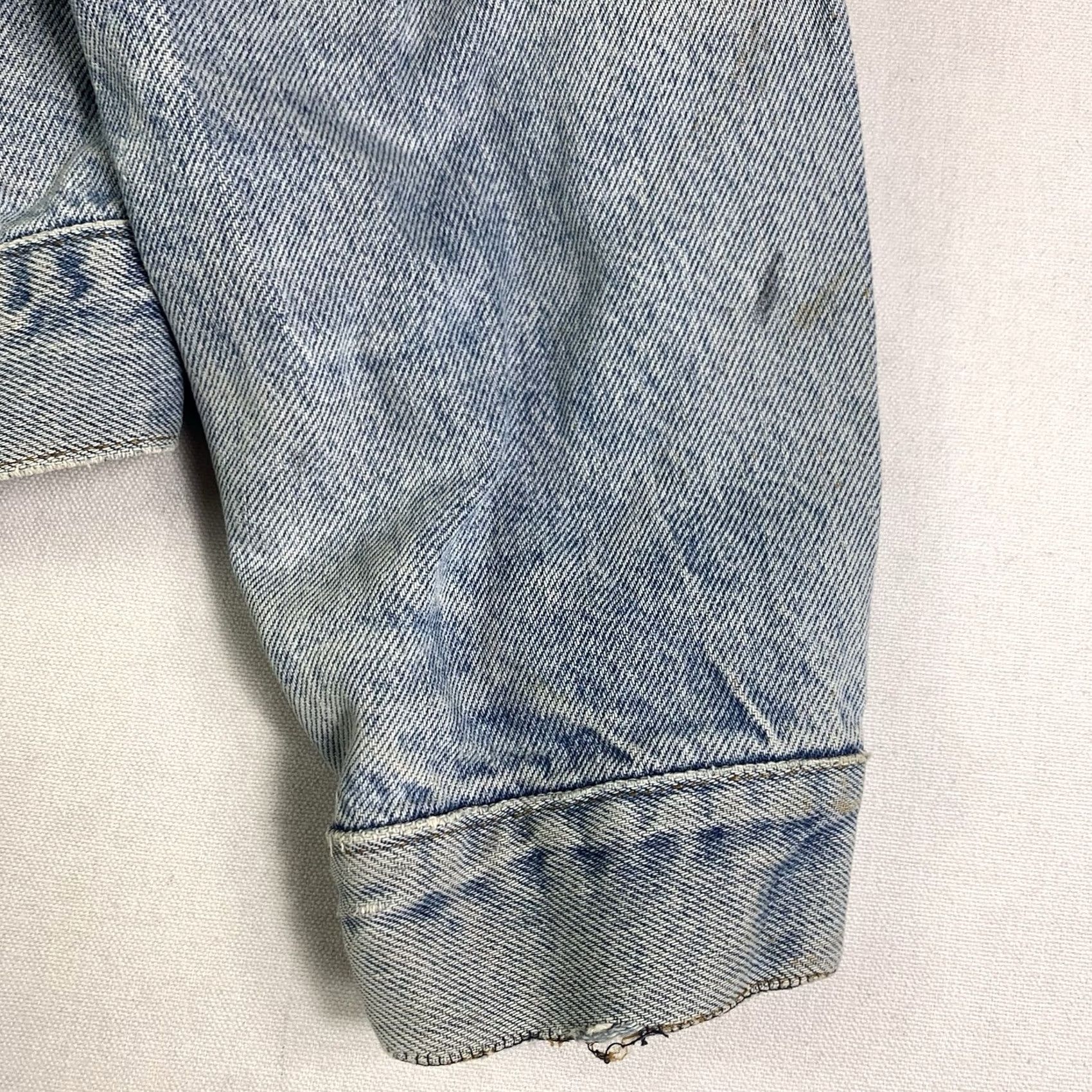 Levi's VINTAGE Levi's Trucker Jacket Blue Denim 80s Size L Men Regular Classic Button Made in USA 527 button Cowboy Western Workwear/Navy blue/Blue Size US L / EU 52-54 / 3 - 3 Thumbnail