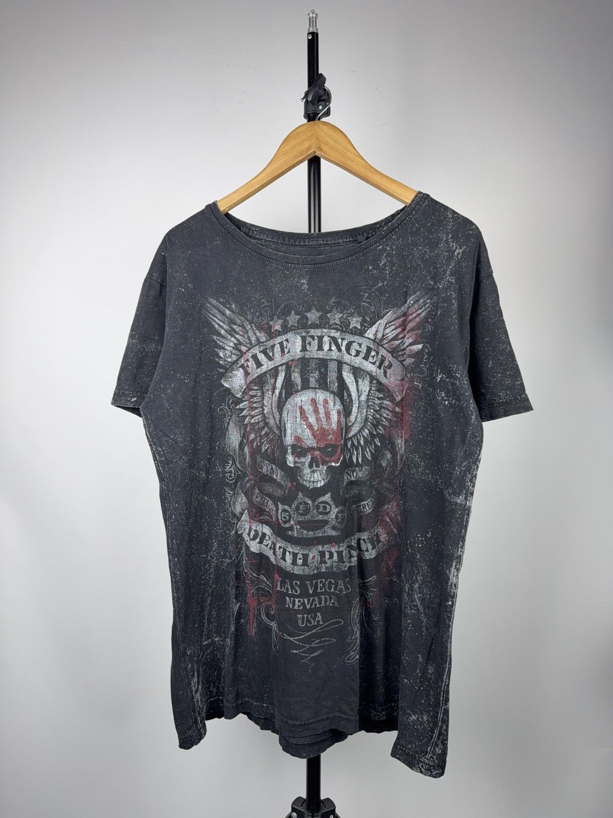Band Tees 2021 Five Finger Death Punch Skull Acid Wash Band T-Shirt Size US L / EU 52-54 / 3 - 1 Thumbnail