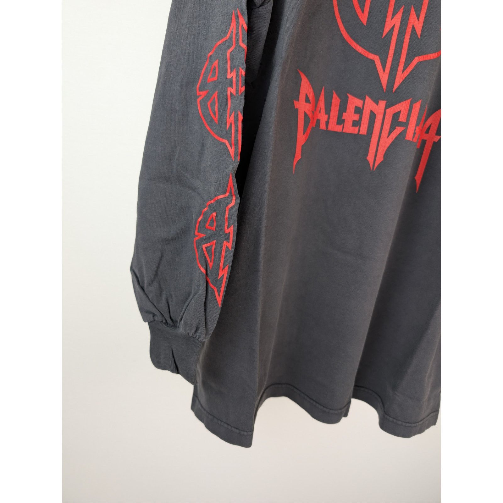 Balenciaga o1rshd1 Metal BB Vintage Jersey L/S Large Fit T-Shirt Black Size US L / EU 52-54 / 3 - 6 Thumbnail