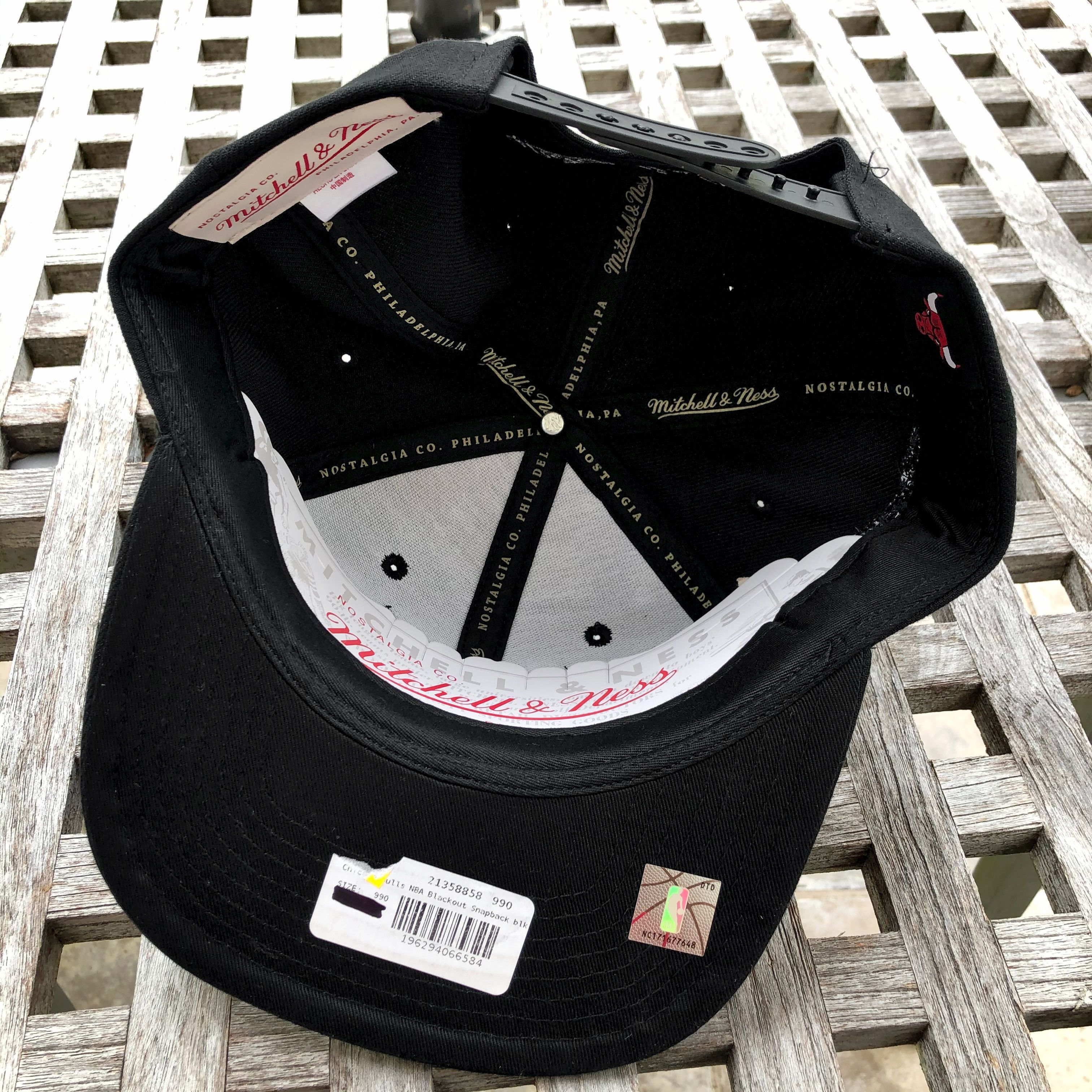 New Era Chicago Bulls Logo Patch Blackout Snapback Hat Size ONE SIZE - 6 Thumbnail