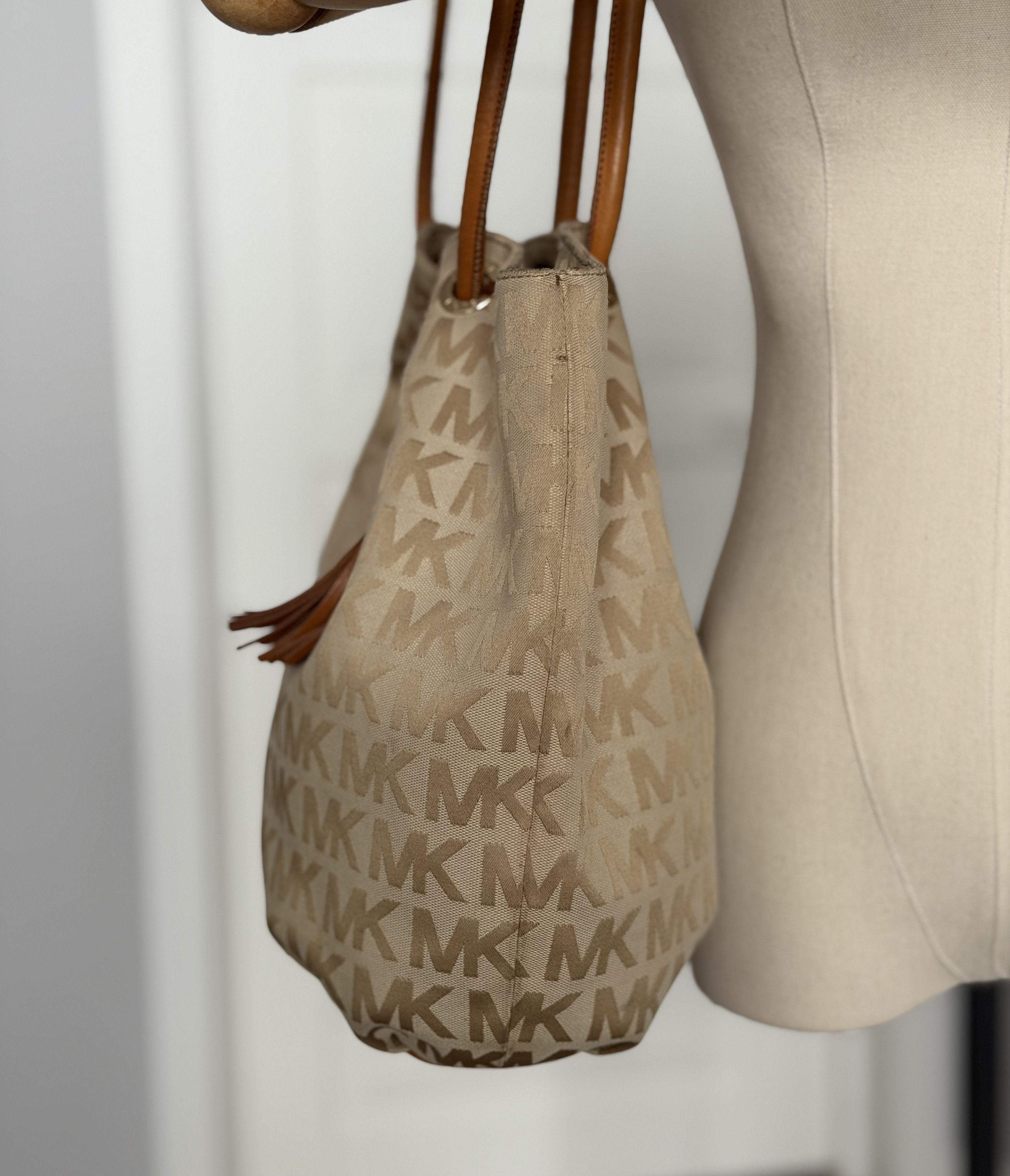 Michael Kors MICHAEL KORS Gold MK Logo Monogram Ring Tote Shoulder Bag Size ONE SIZE - 9 Thumbnail