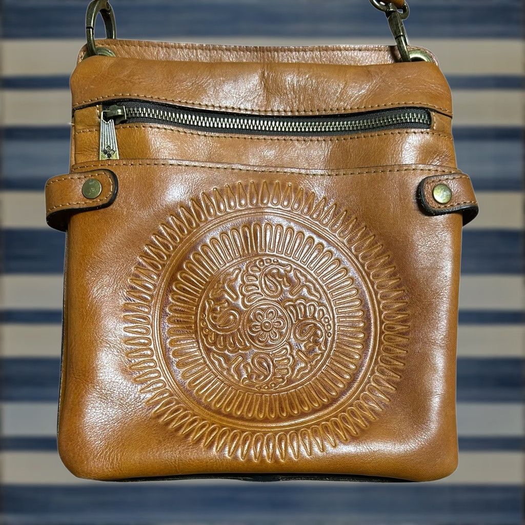 Patricia Nash Patricia Nash Prizzi Tooled Crossbody Leather Purse Women’s Shoulder Bag Tan Brown Geometric Pockets Zipper Size ONE SIZE - 1 Thumbnail