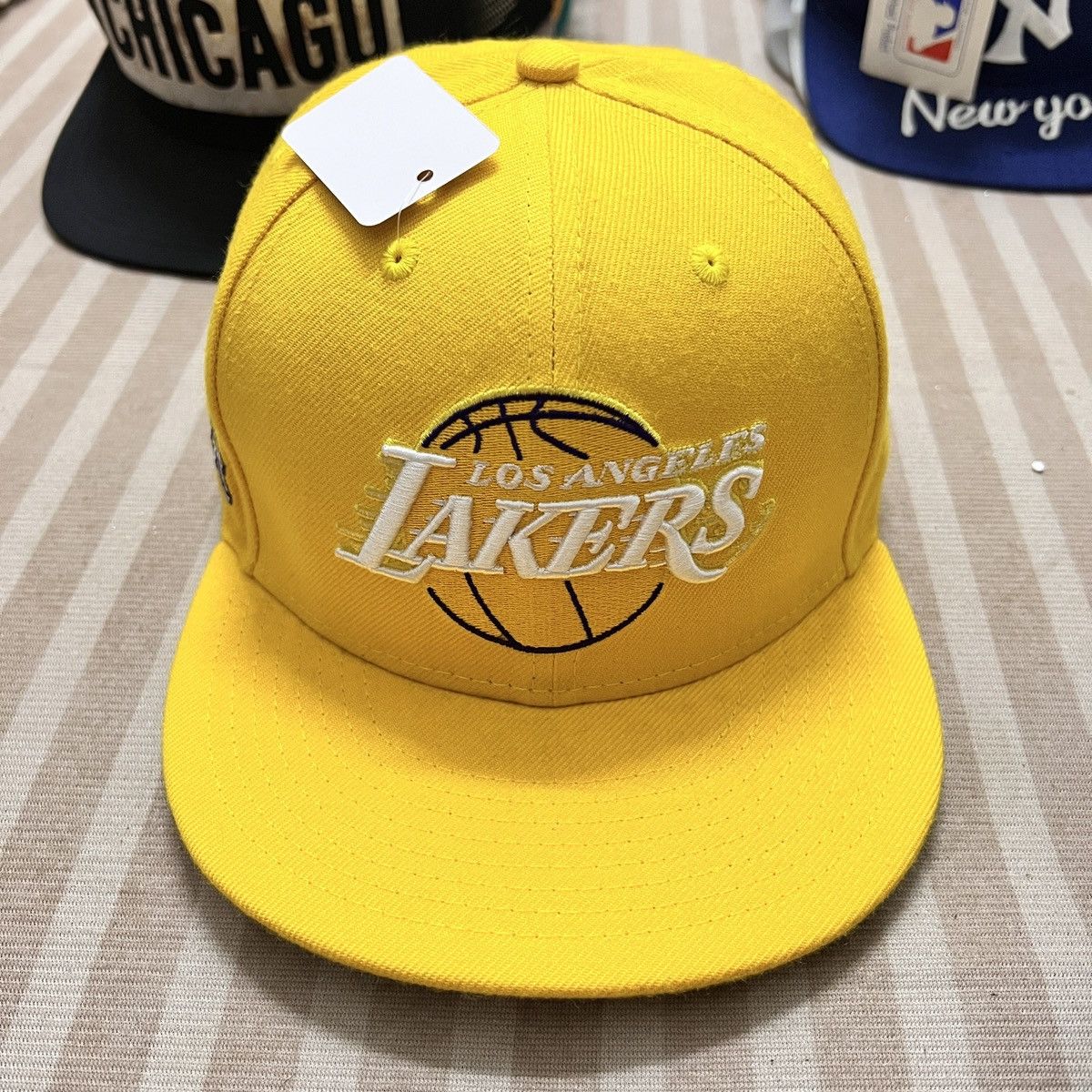 New Era LA Lakers Yellow Snapback Hat Cap Size ONE SIZE - 1 Thumbnail