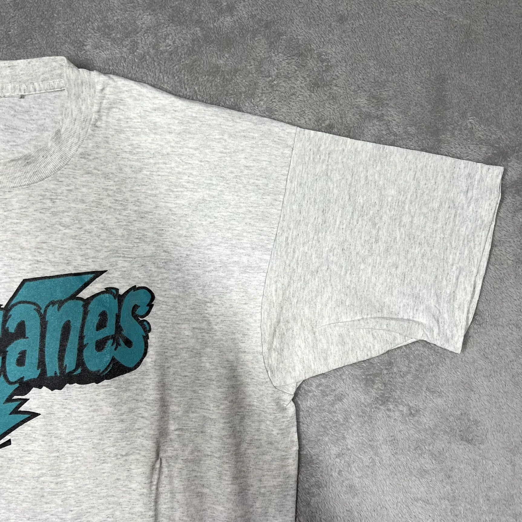 VINTAGE Hurricane 90s Graphic Tee Men’s XL Short Sleeve T-Shirt White Cotton Blend Logo Crew Neck Single Stitch Mens Short Sleeve Tee