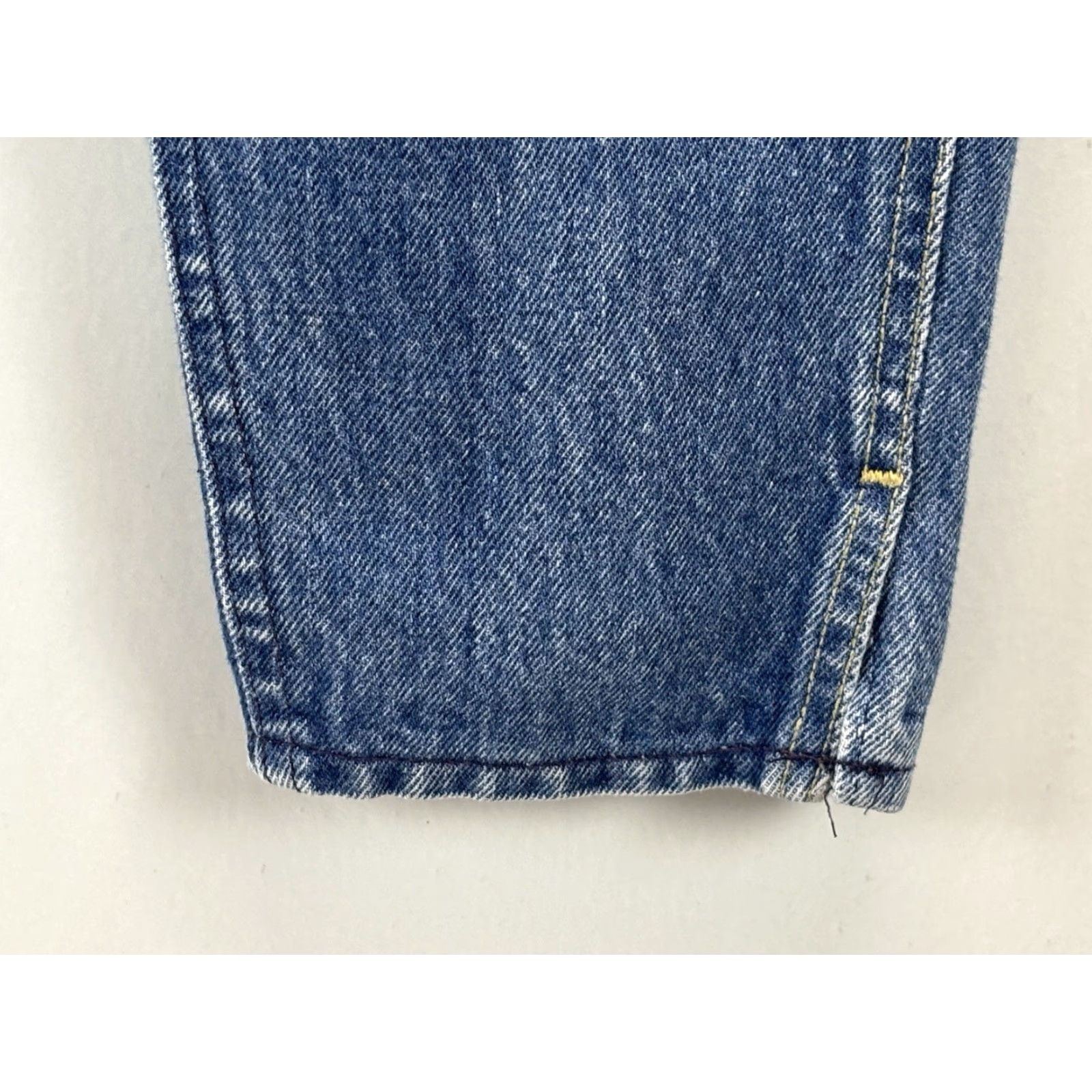 Lee VINTAGE Lee Jeans Womens 5 Yoke Front Mom Baggy Fit Pleated Denim Jeans 1980s USA Made US Size 5 Bottoms 27 Inseam Blue Womens Size 27" / US 4 / IT 40 - 5 Thumbnail