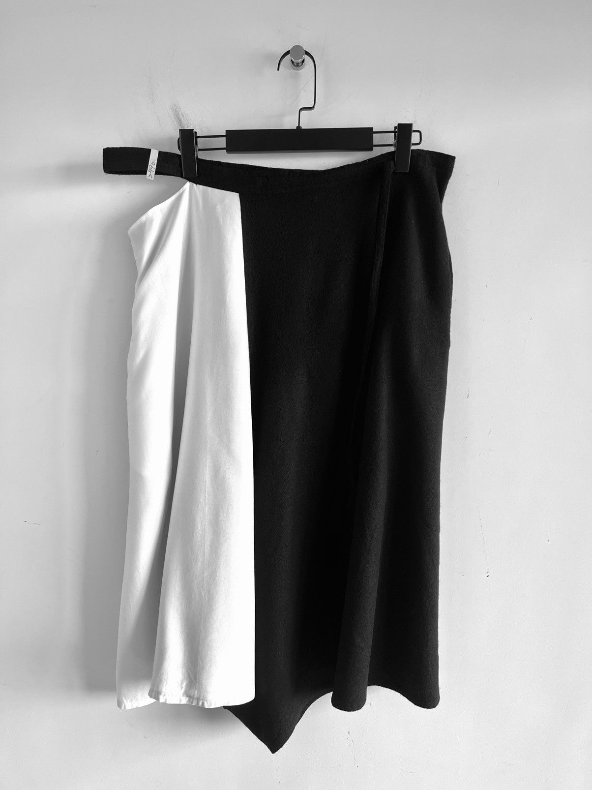 Yohji Yamamoto Yohji Yamamoto - Asymmetrical Black White Wide Skirt Pants Size 24" / US 00 / IT 34 - 1 Thumbnail