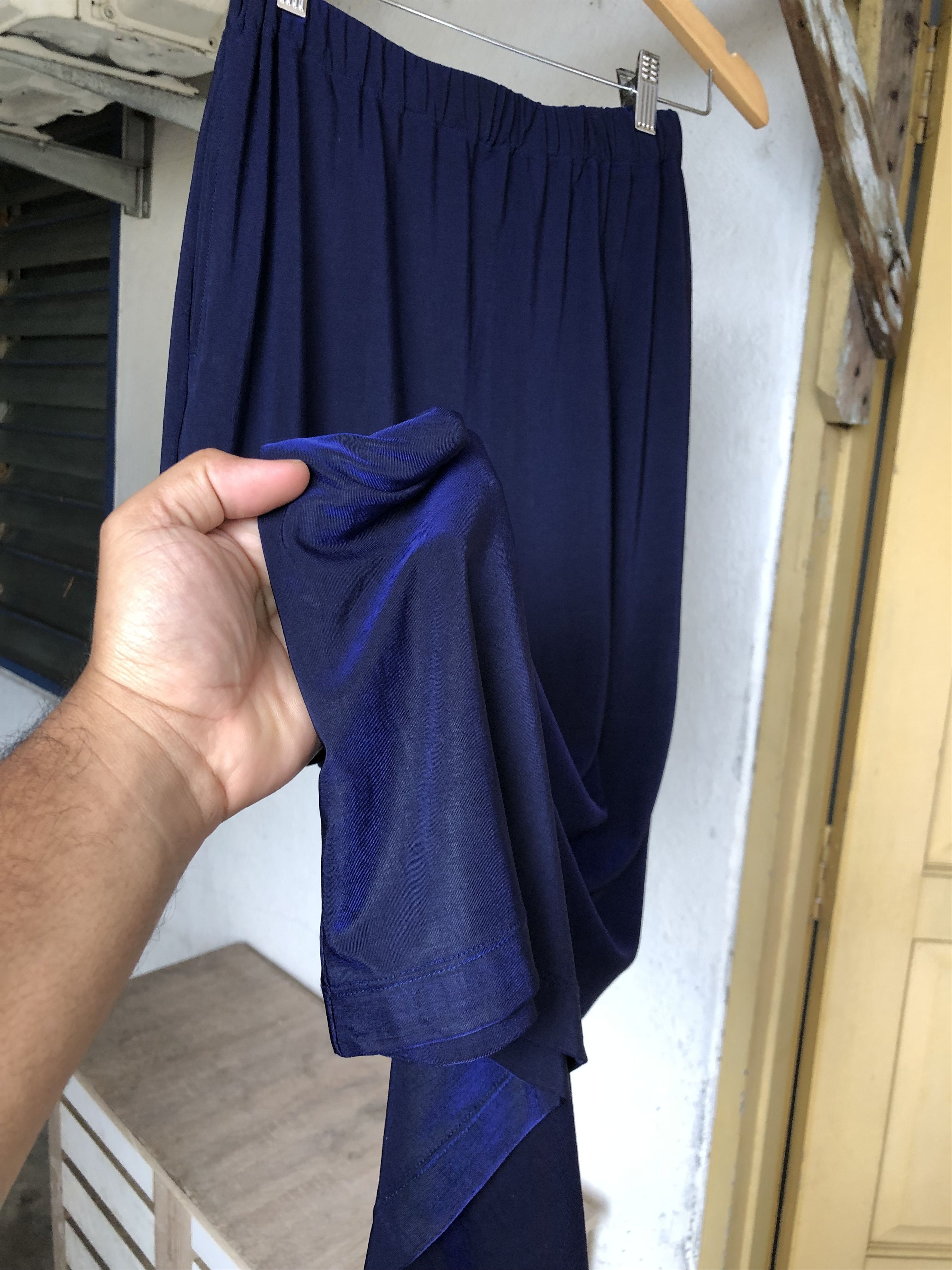 Issey Miyake Vintage Issey Miyake Shiny Blue Stretchable Midi Skirt Size 26" / US 2 / IT 38 - 4 Thumbnail