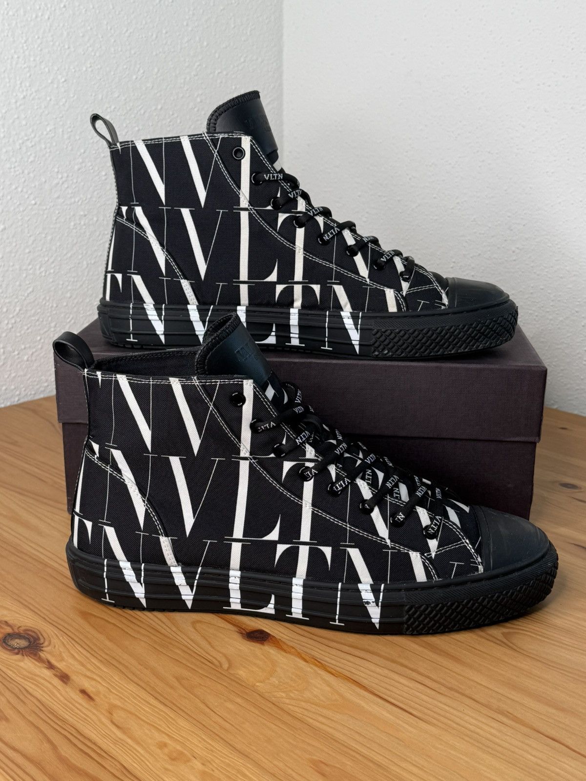 Valentino Valentino Garavani VLTN High Top Sneakers Size 12 Size US 12 / EU 45 - 5 Thumbnail
