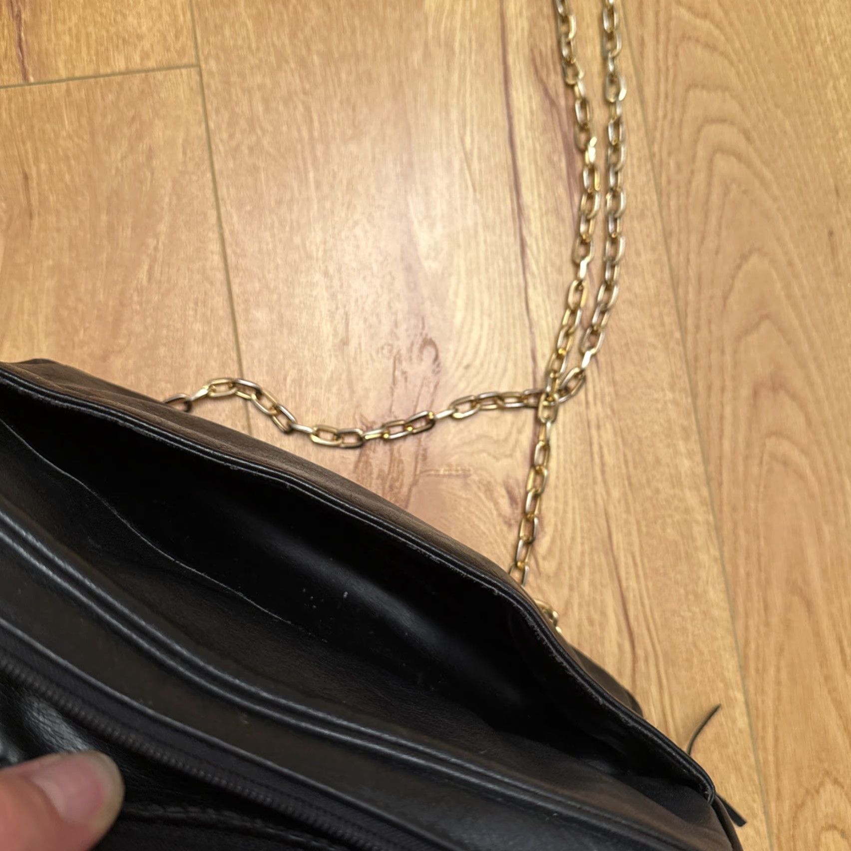 Vintage VINTAGE Valerie Stevens Crossbody Bag Leather Black Gold Chain Fringe Tassle Classic Womens Size ONE SIZE - 6 Thumbnail