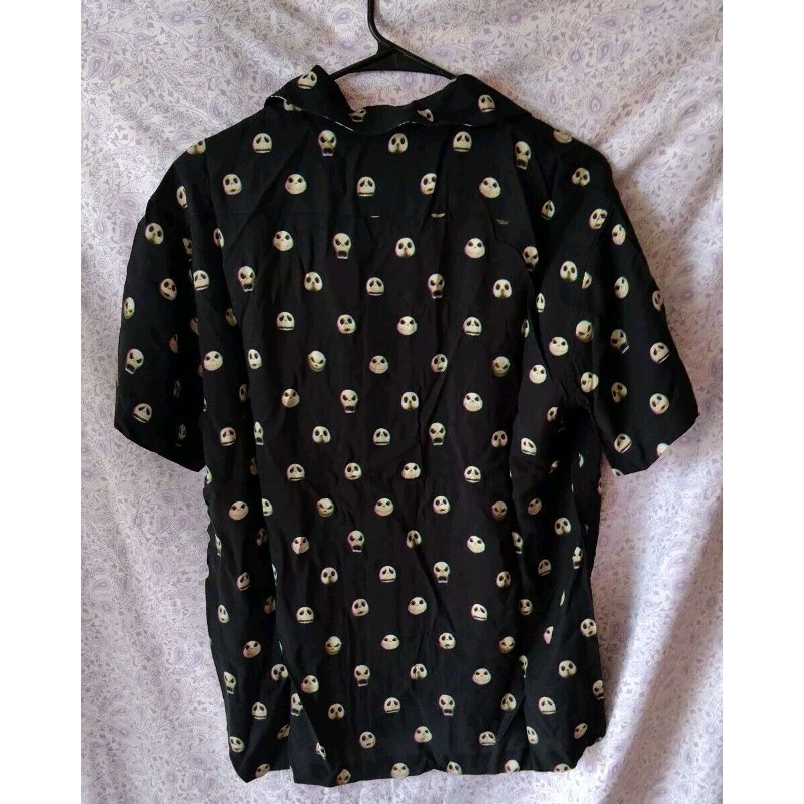 Disney NWT !! Disney's Nightmare Before Christmas button-down sz.S Size S / US 4 / IT 40 - 2 Thumbnail