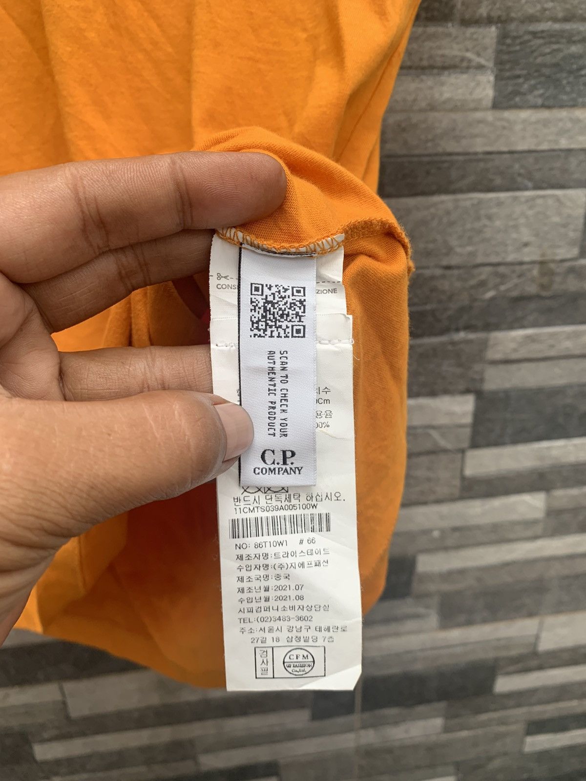 C.P. Company C.P Company Orange Logo Size US L / EU 52-54 / 3 - 5 Thumbnail