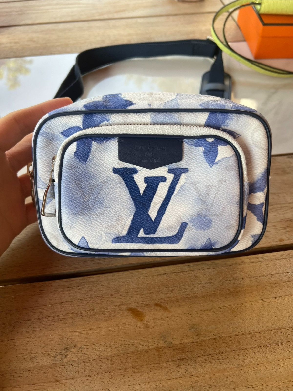 Louis Vuitton Louis Vuitton Outdoor Pouch Monogram Watercolor Blue Size ONE SIZE - 1 Thumbnail