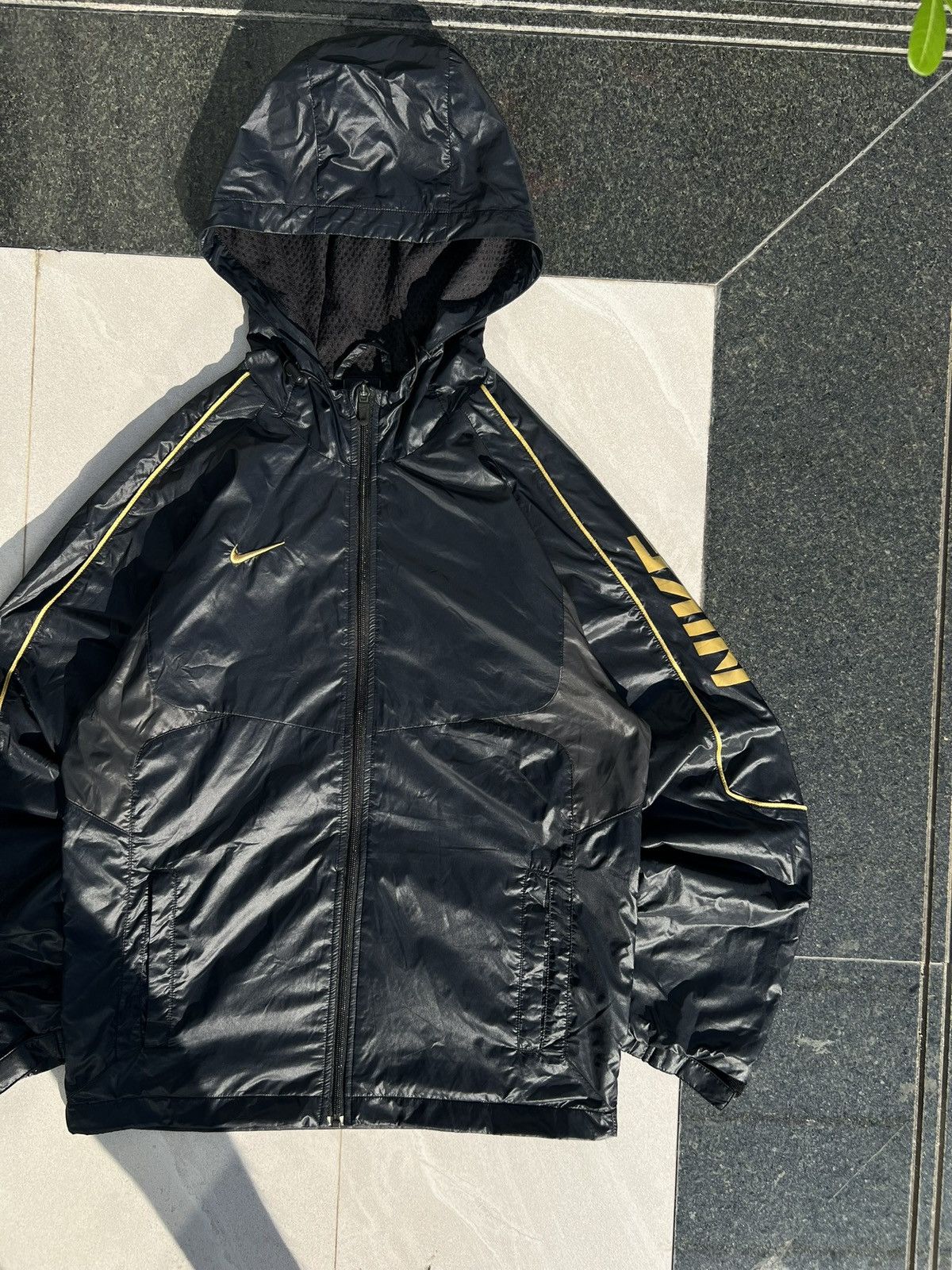 Nike × Vintage 00s Nike Swoosh Vintage Y2K Oversized Hooded Retro Jacket Size US S / EU 44-46 / 1 - 3 Thumbnail