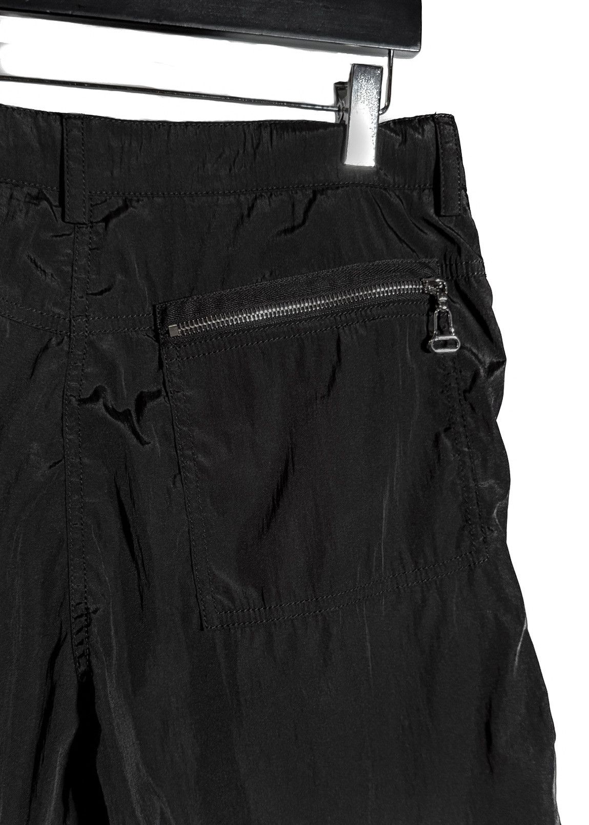 Louis Vuitton Louis Vuitton 2020 Black Monogram Pocket Cargo Track Pants Size 28" / US 6 / IT 42 - 9 Thumbnail