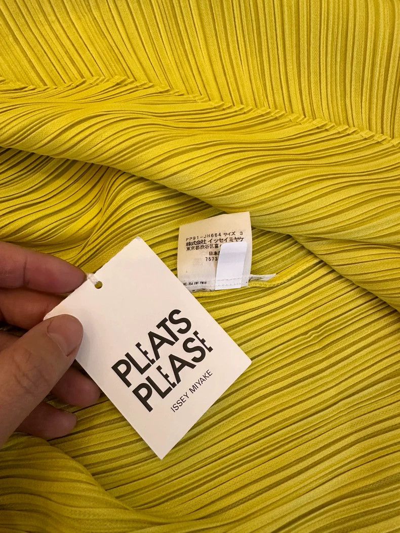 Issey Miyake Issey Miyake size:3 Bright yellow off-the-shoulder dress Size XS / US 0-2 / IT 36-38 - 5 Thumbnail