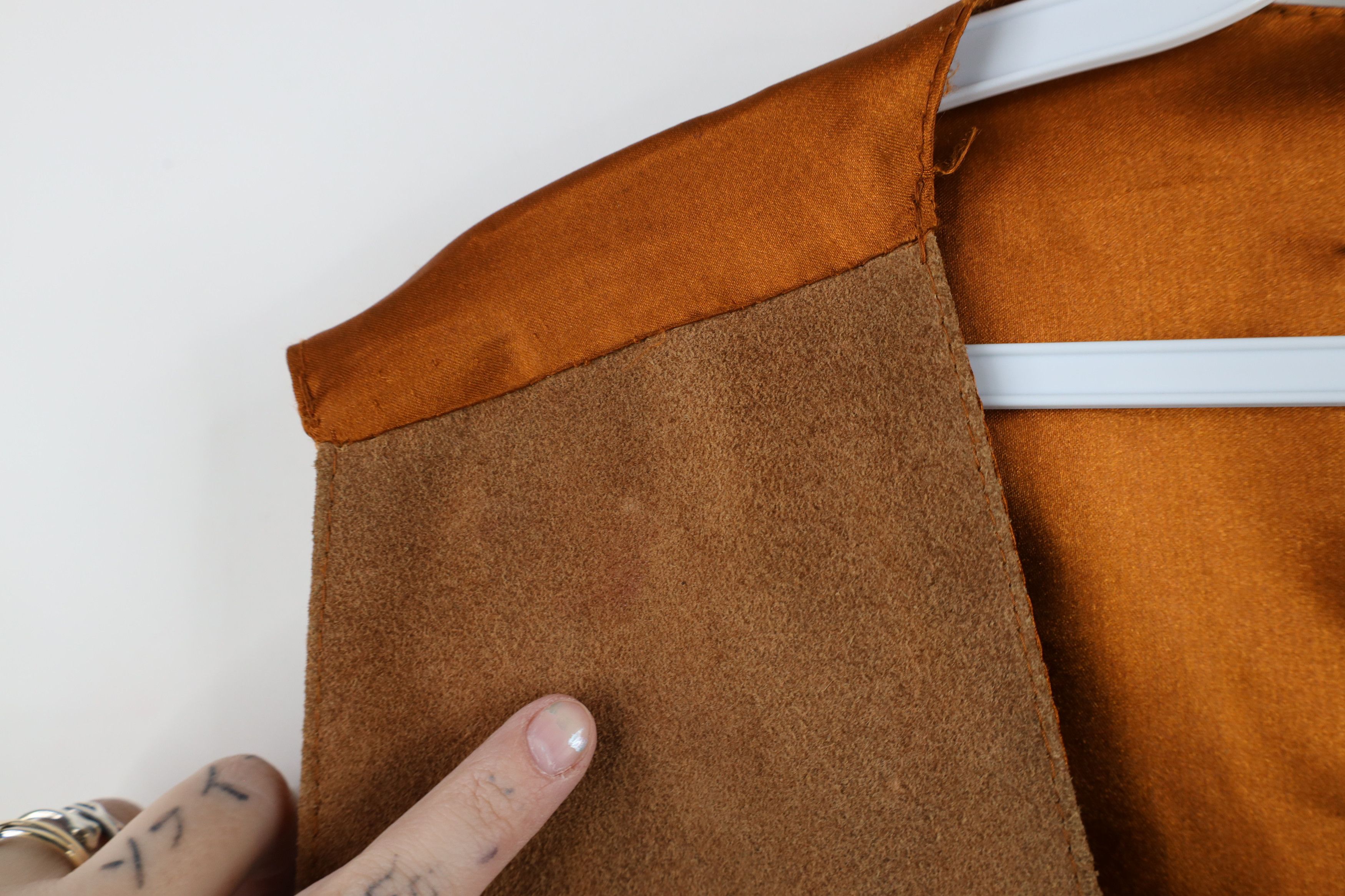 Vintage Vintage 90s Streetwear Buckle Back Suede Leather Vest Jacket Size US M / EU 48-50 / 2 - 4 Thumbnail