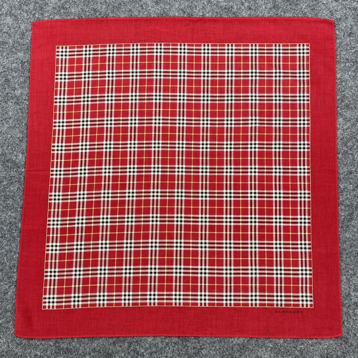 Vintage Burberry Handkerchief / Bandana / Neckerchief B1124 Size ONE SIZE - 1 Thumbnail