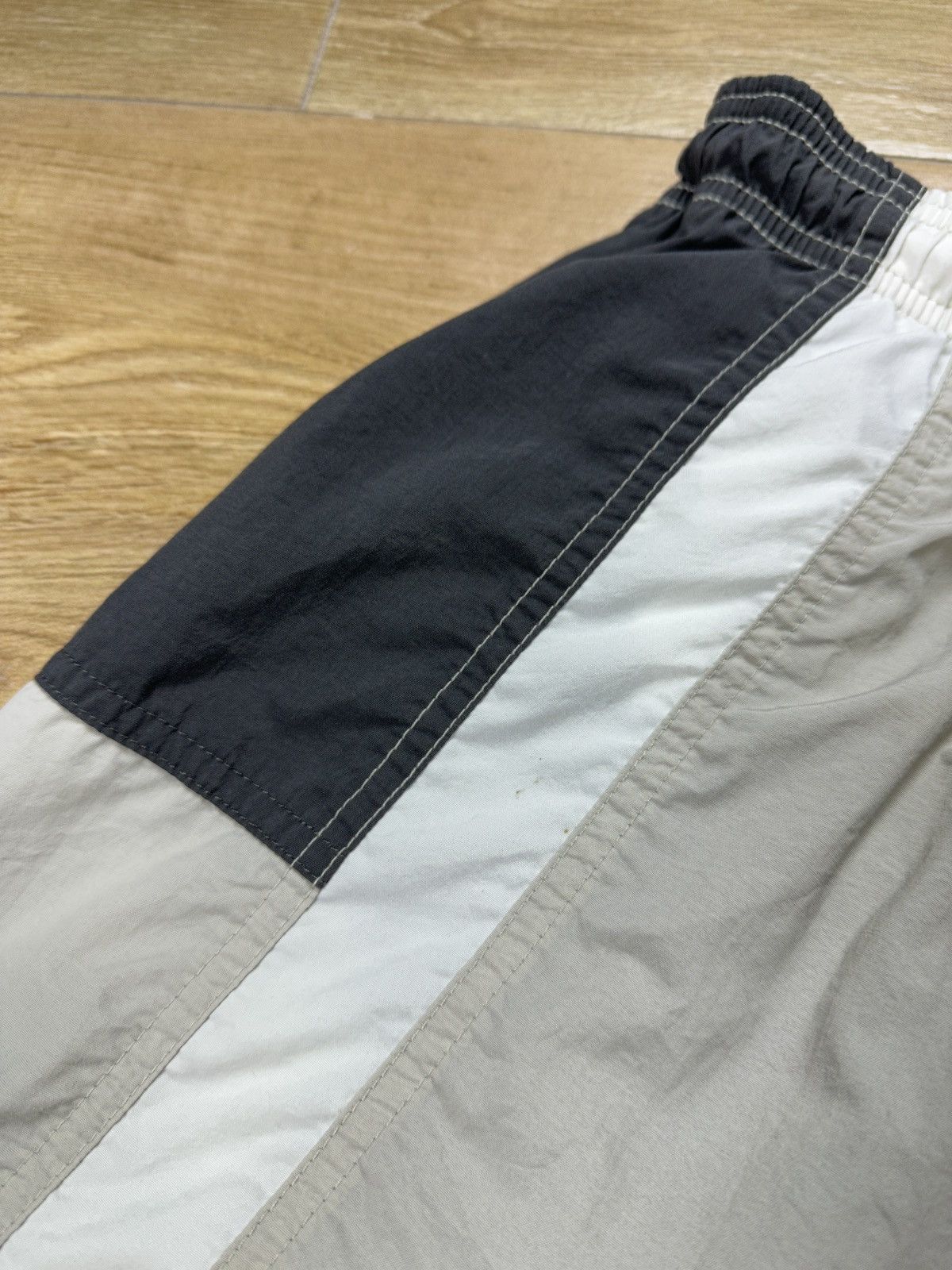 Nike × Vintage Vintage 90’s Nike Big Logo Nylon Shorts Size US 38 / EU 54 - 6 Thumbnail