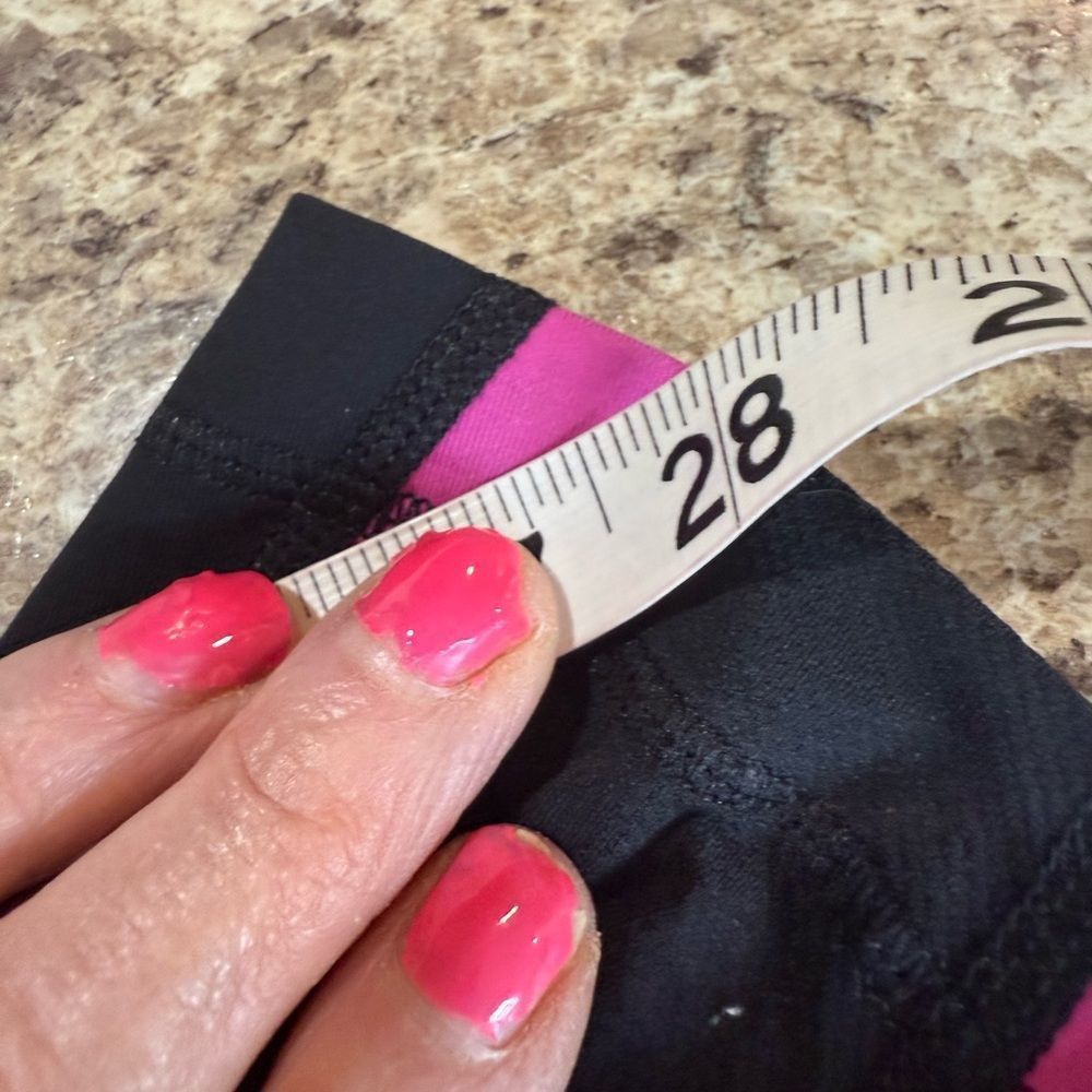 Lululemon Lululemon Black and Pink Leggings with Wide Waistband Size 26" / US 2 / IT 38 - 6 Thumbnail