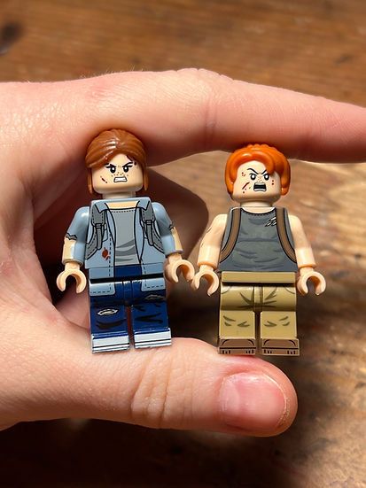 LEGO the last of us 2 minifigure matching keychain ellie Abby Size ONE SIZE - 7 Thumbnail