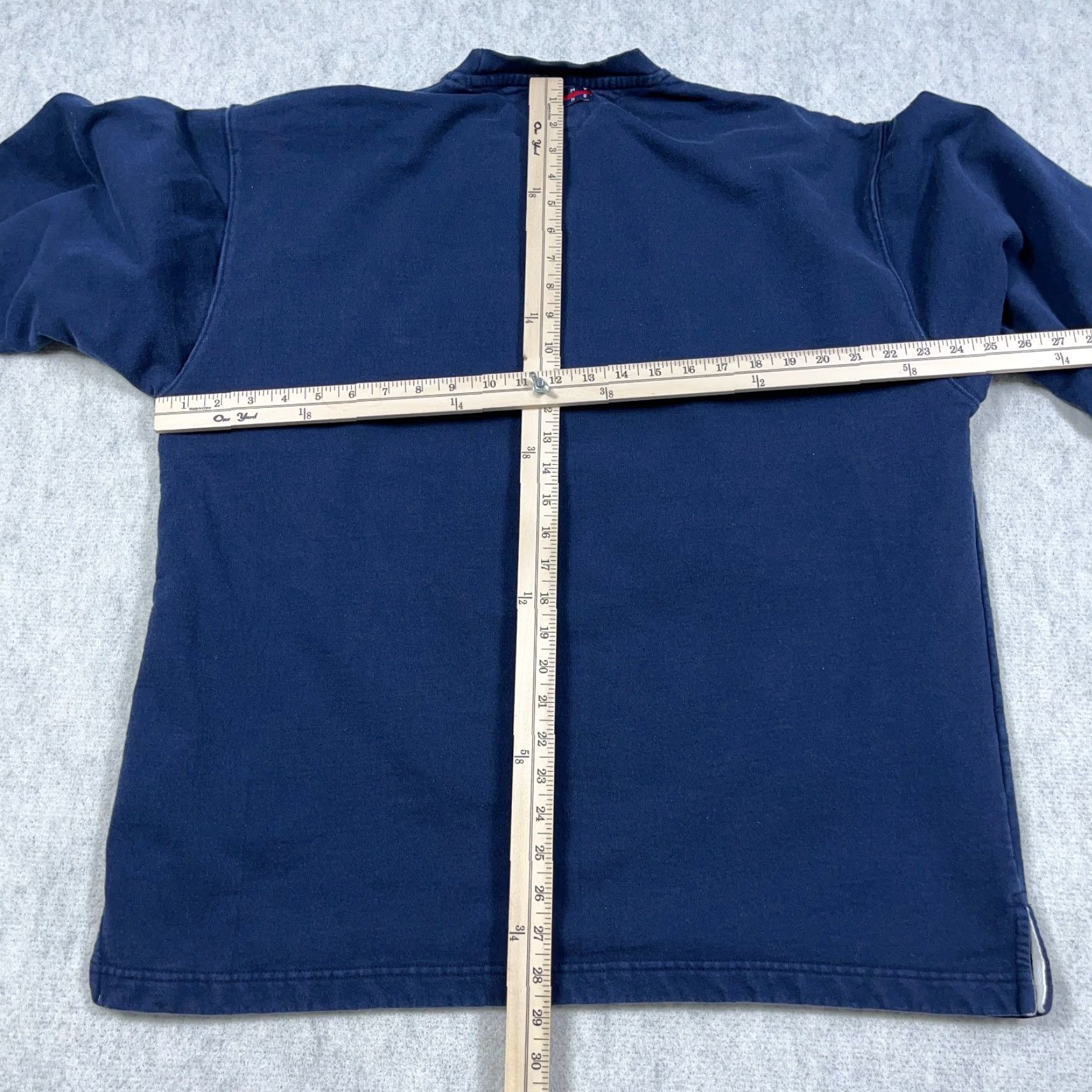Tommy Hilfiger VINTAGE Tommy Hilfiger Sweatshirt Men Large Navy Blue Crewneck 90s Logo Embroidered Hits Size US L / EU 52-54 / 3 - 7 Thumbnail