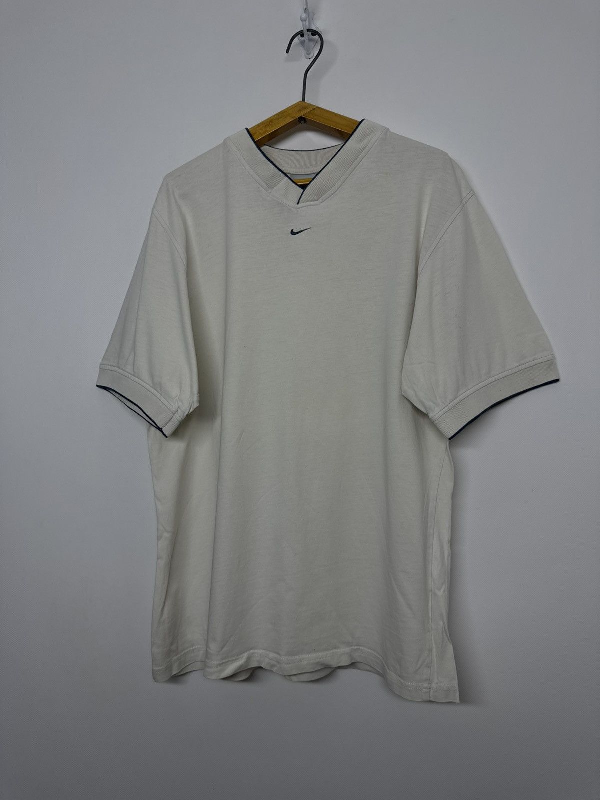 Nike Nike vintage Center logo T-shirt Size US M / EU 48-50 / 2 - 3 Thumbnail