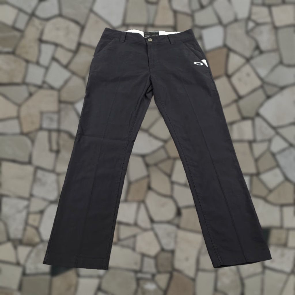 Oakley Oakley Pants Men 33x32 Black Chino Golf Regular Straight Leg Cotton Blend Slacks Size US 33 - 1 Thumbnail