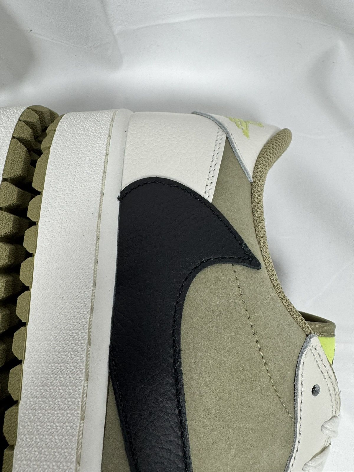 Nike Nike Air Jordan 1 Low Golf x Travis Scott Olive FZ3124 Size US 15 / EU 48 - 14 Thumbnail