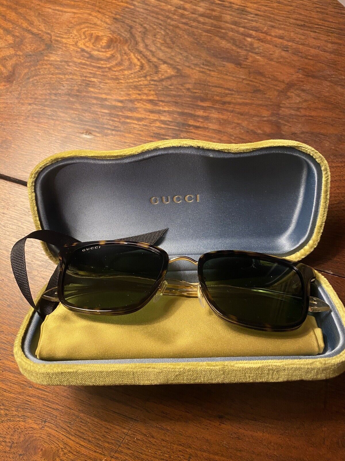 Gucci Sunglasses Gucci in a Velvet case Size ONE SIZE - 3 Thumbnail