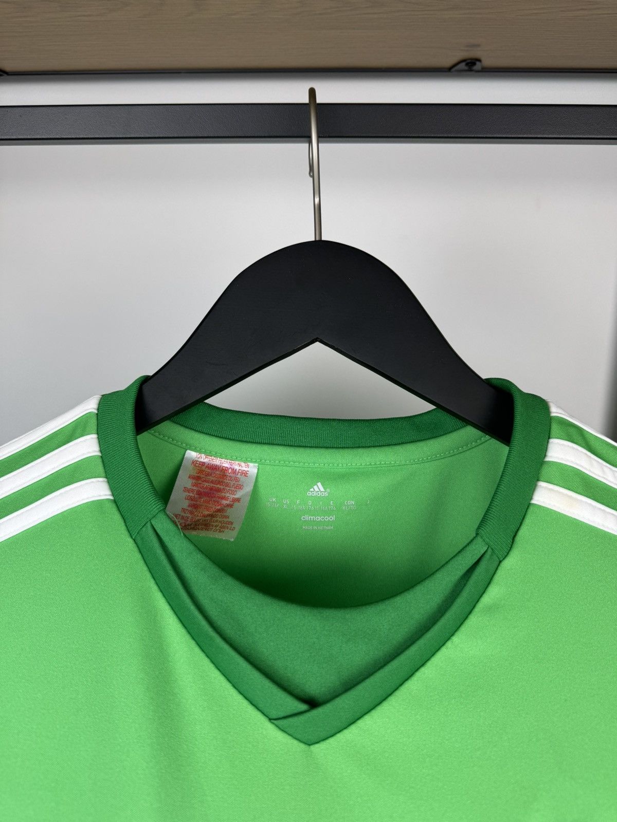Adidas × Vintage Man Utd 2015-2016 Goalkeeper Shirt (Green) Kids XL,Men’s S Size US XS / EU 42 / 0 - 3 Thumbnail