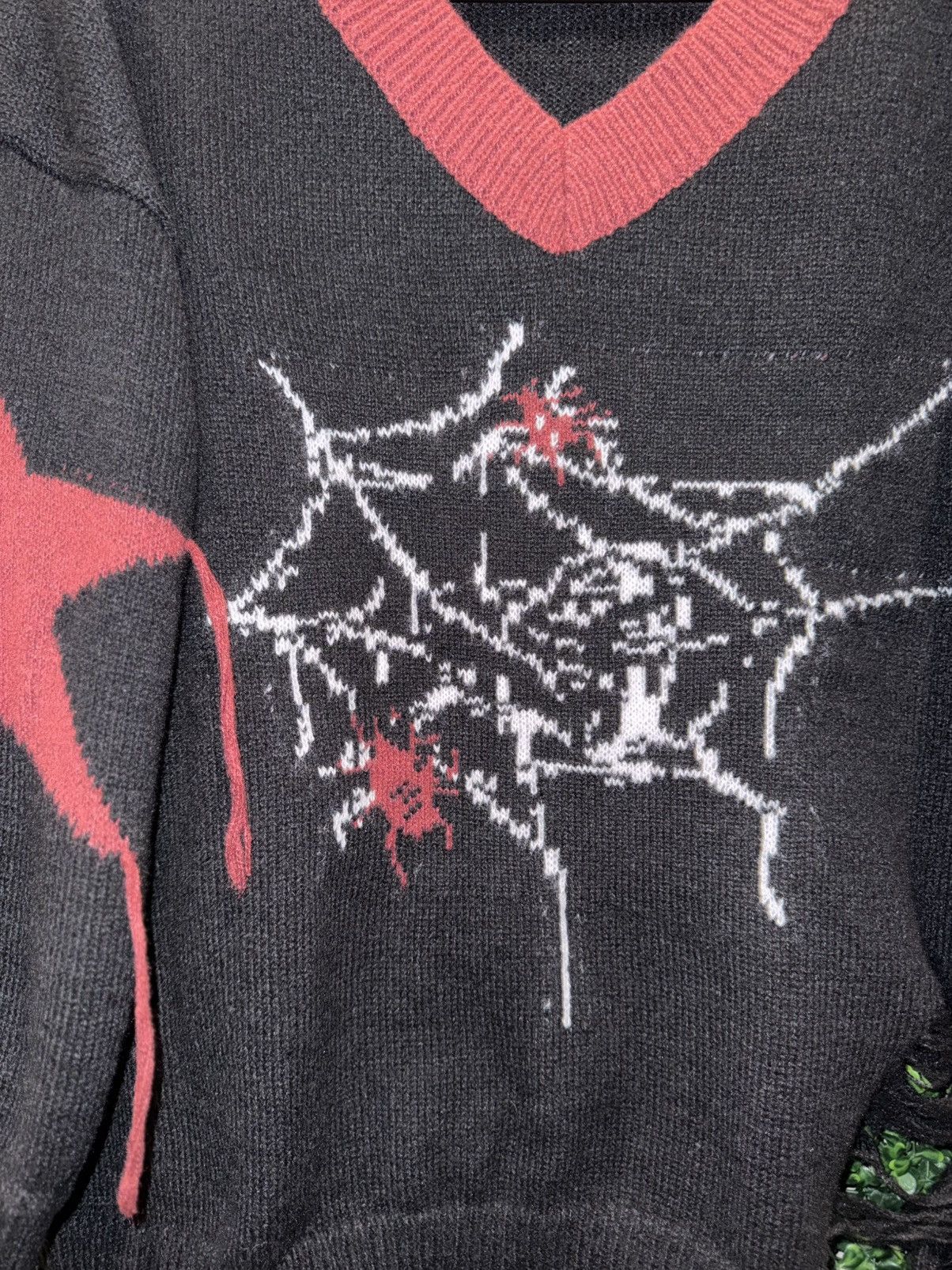 Other Black and red distressed graphic street wear sweater size L Size US L / EU 52-54 / 3 - 3 Thumbnail