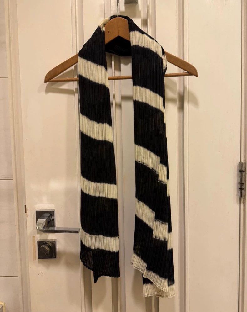 Issey Miyake size:one size Black and white striped coat Outerwear