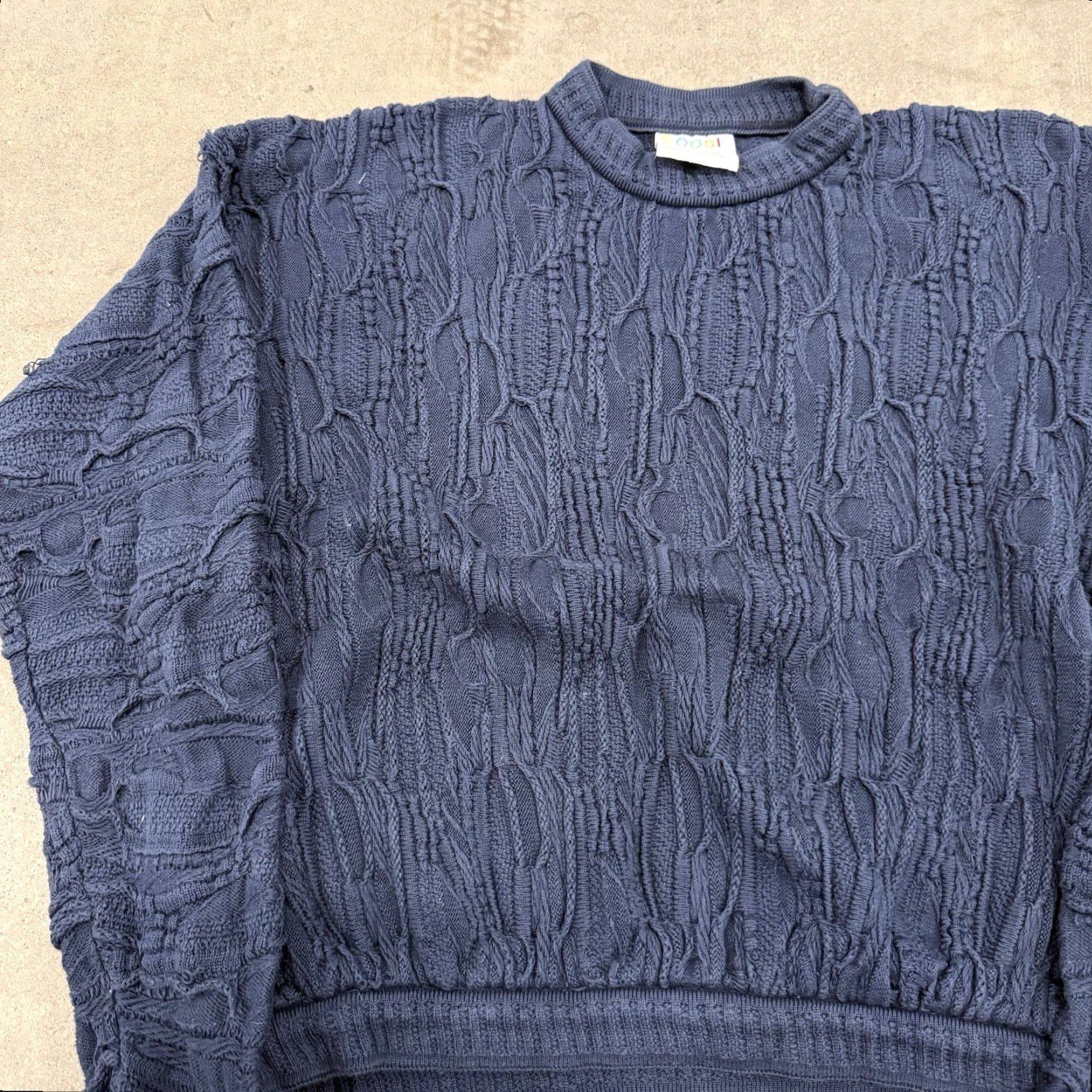 Coogi VINTAGE COOGI Sweater Men's M Pullover Knit Navy Blue 3D Knit Solid Blue 1990s? Size US M / EU 48-50 / 2 - 2 Thumbnail