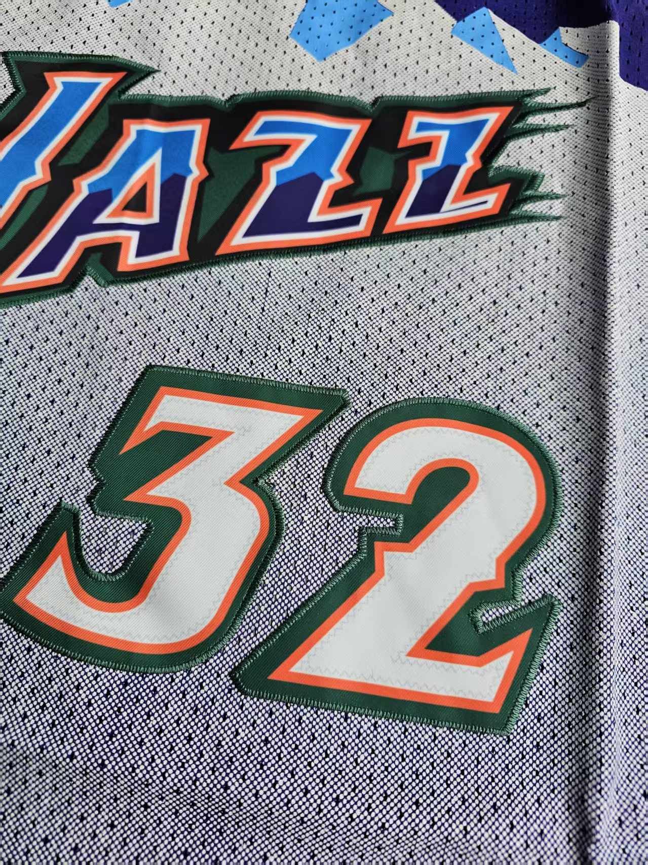 NBA Utah Jazz #32 Karl Malone Jersey Stitched Size US M / EU 48-50 / 2 - 3 Thumbnail