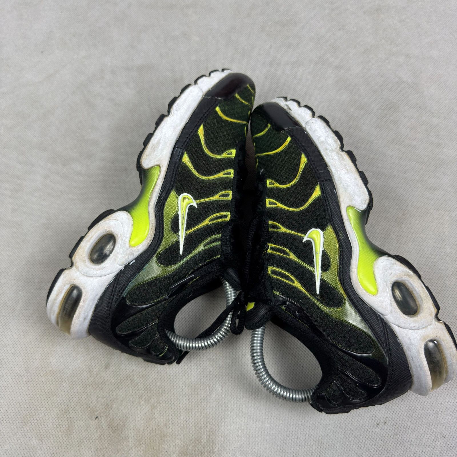 Nike Nike Air Max Plus GS 655020-073 Running Sneakers Shoes 5.5 Size US 5 / EU 37 - 4 Thumbnail