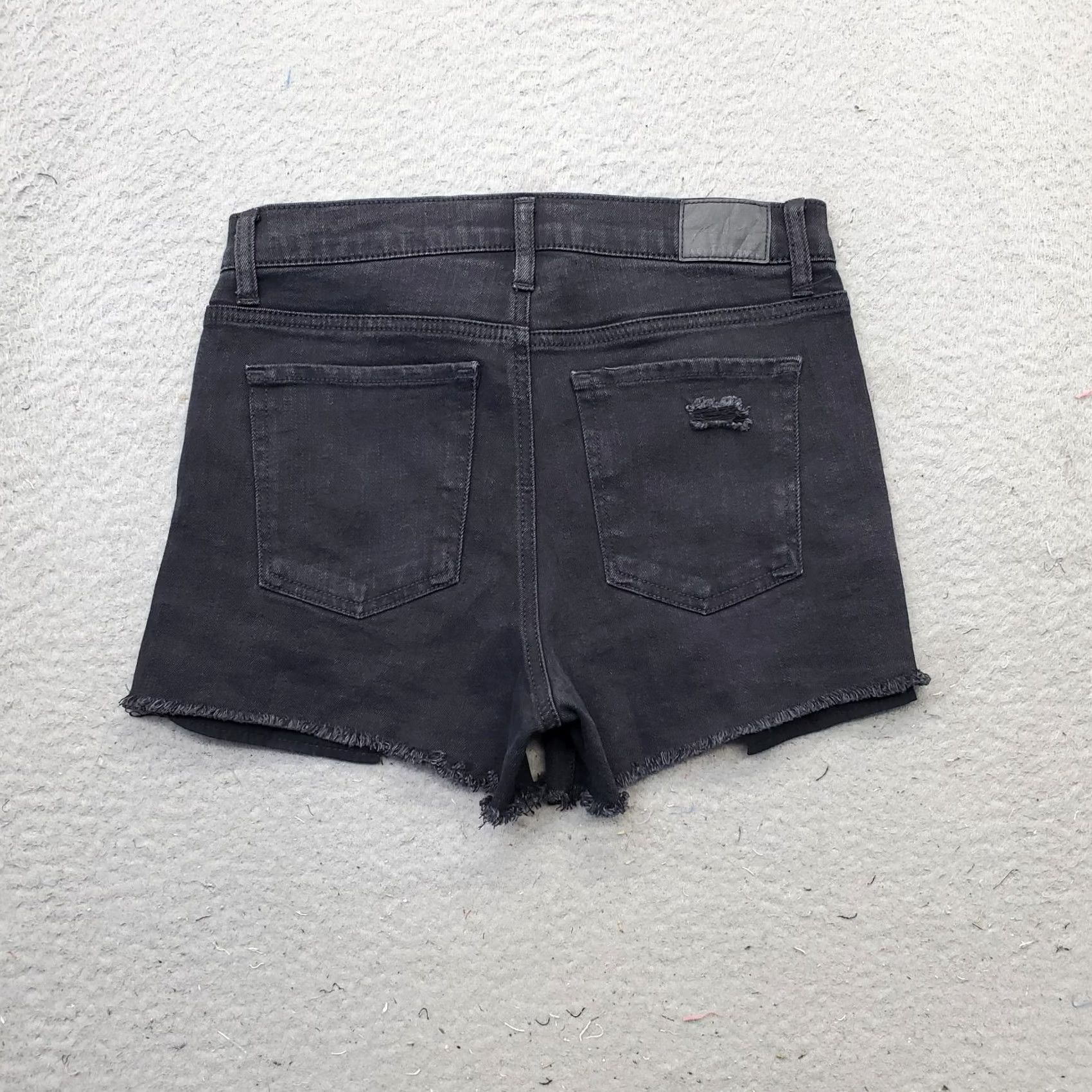 Vintage Aéropostale Women 6 Black Denim Cut-Off Cheeky Shorts Distressed Frayed Hem Plain Front 3" Inseam Size 28" / US 6 / IT 42 - 2 Thumbnail
