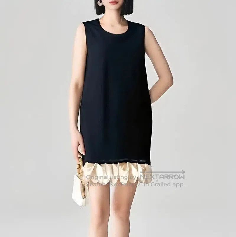 Givenchy Givenchy Black Wool Short Sleeve Dress . Size XS / US 0-2 / IT 36-38 - 1 Thumbnail