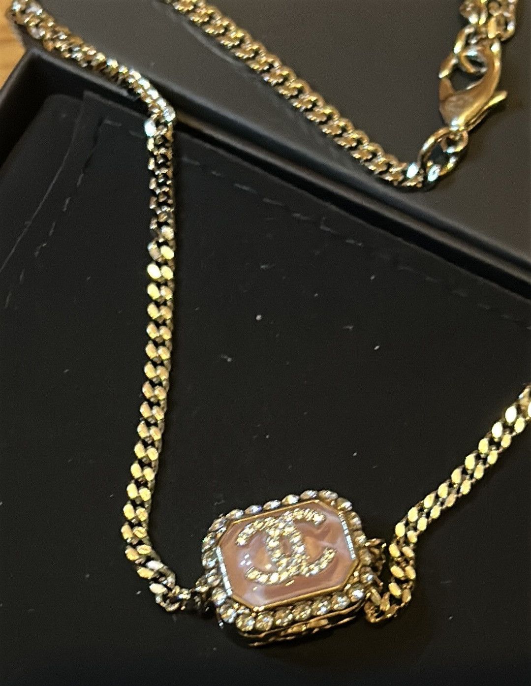 Chanel CHANEL Pink Resin Crystal CC Cuboid Openable Box Necklace Size ONE SIZE - 9 Thumbnail