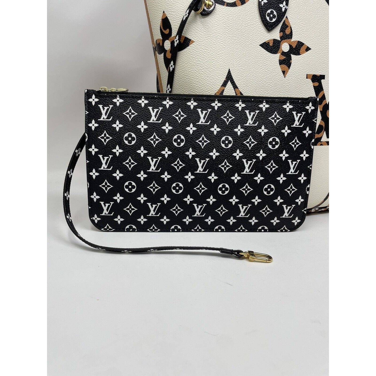 Louis Vuitton Louis Vuitton Neverfull MM Tote Limited Edition Jungle Mono Size ONE SIZE - 3 Thumbnail