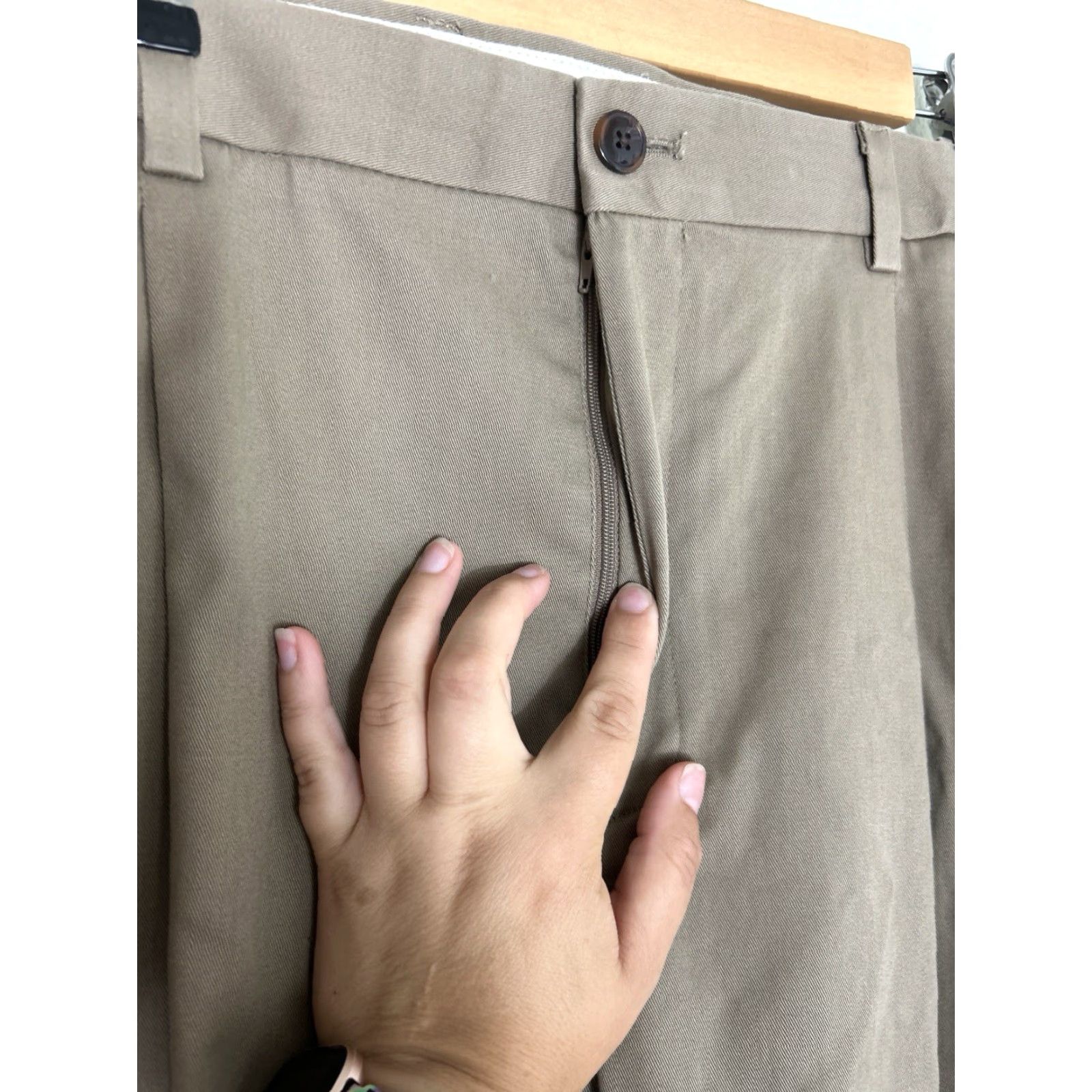 Eddie Bauer VINTAGE Eddie Bauer wrinkle free relaxed fit cotton pants Dark Khaki Mens 42x30 42 Tall Beige Dress Pants Cotton Mens 42x30 Size US 42 / EU 58 - 6 Thumbnail