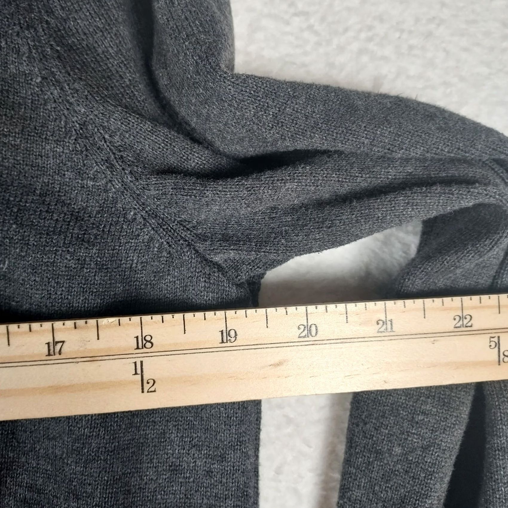 Tommy Hilfiger Tommy Hilfiger Men’s Gray 100% Cotton Quarter Zip Sweater Size M Pullover Logo Casual Knit Long Sleeve Regular Fit Size US M / EU 48-50 / 2 - 6 Thumbnail
