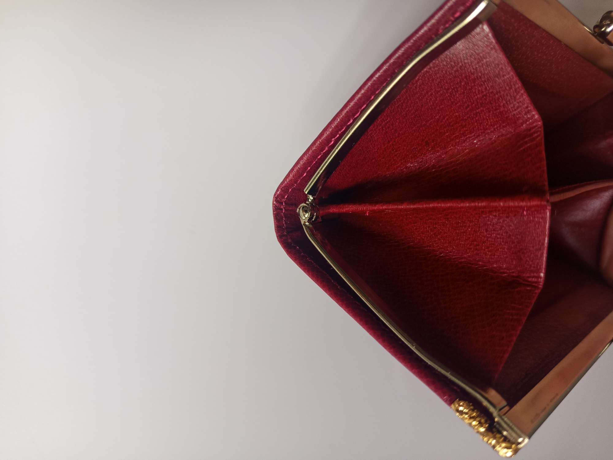 Valentino Valentino Garavani Wallet Burgundy Leather Kiss Lock Vintage Size ONE SIZE - 14 Thumbnail