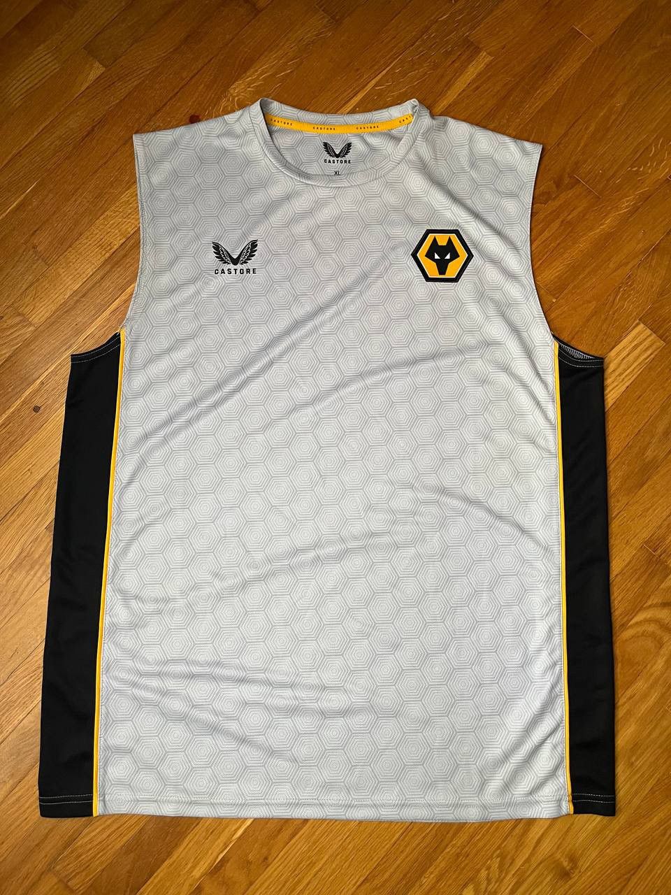 Castore Castore Wolverhampton Wanderers FC soccer tank top Size US XL / EU 56 / 4 - 1 Thumbnail