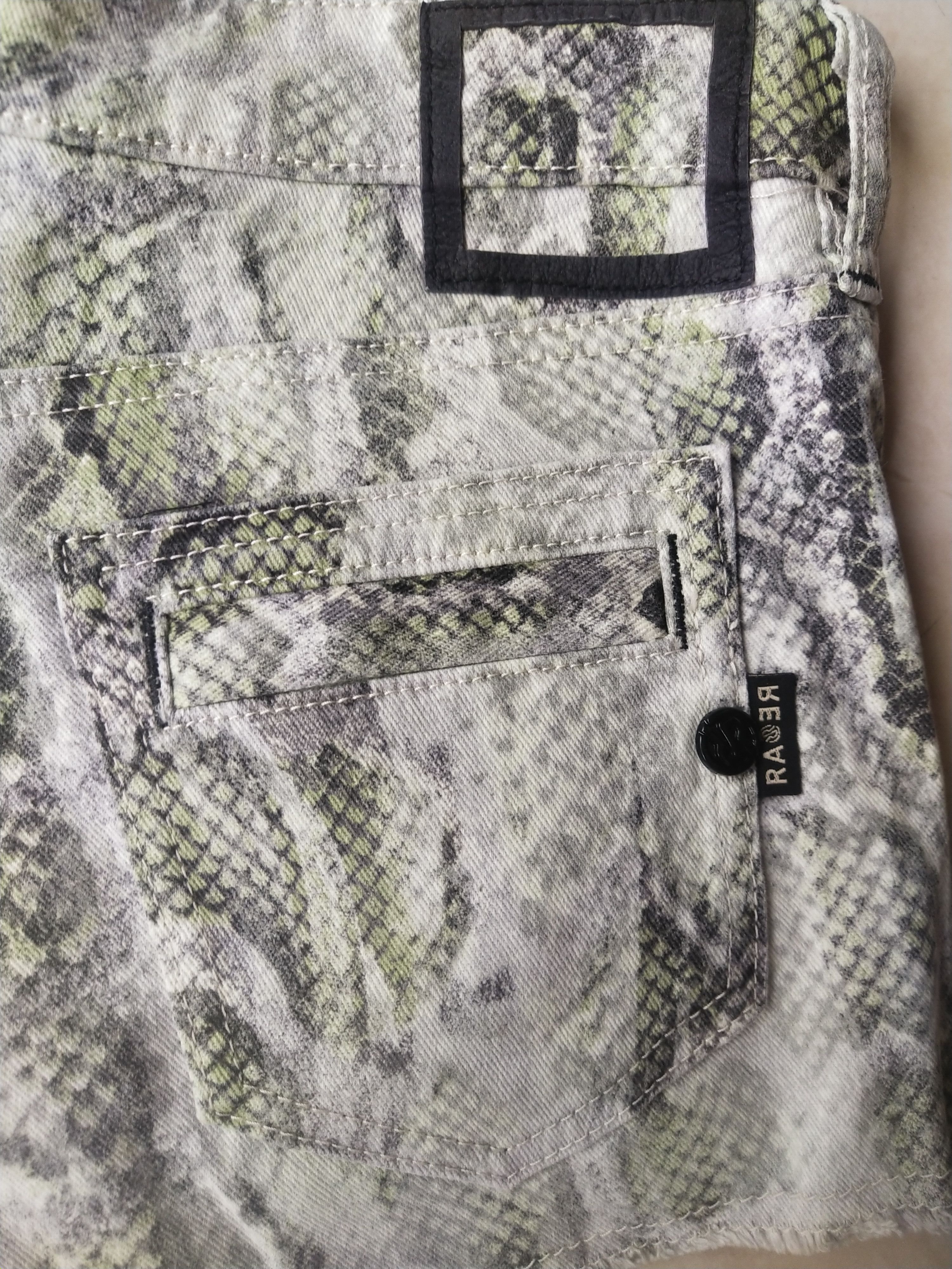 Hysteric Glamour 2000s RA-RE Italy Snakeskin Print Denim Shorts Archive Size 28" / US 6 / IT 42 - 5 Thumbnail