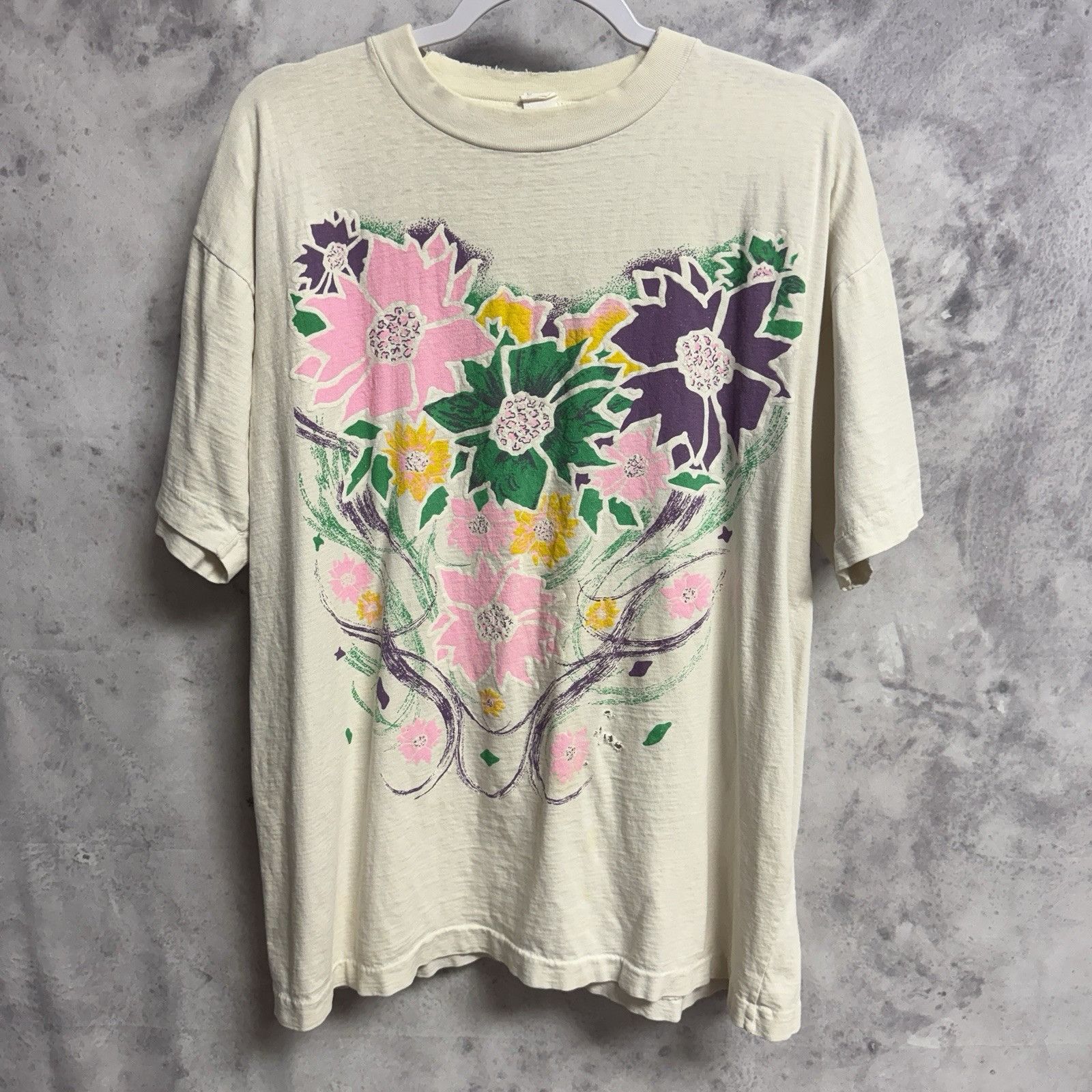 Vintage Vintage 90s Flower Art T Shirt White Single Stitch Size L Size US L / EU 52-54 / 3 - 1 Thumbnail
