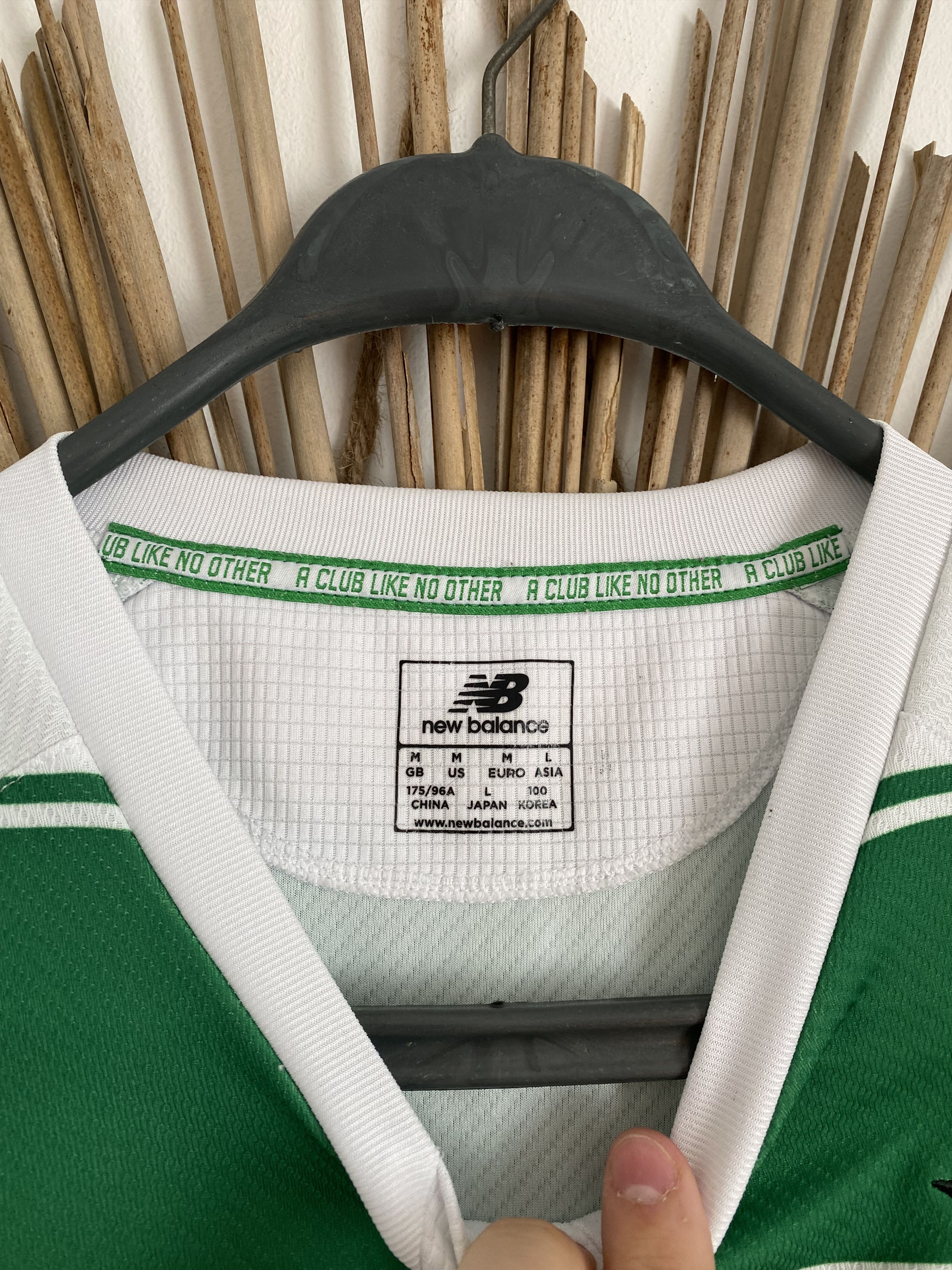 New Balance Celtic 2015 2016 new balance home football soccer jersey Size US M / EU 48-50 / 2 - 3 Thumbnail