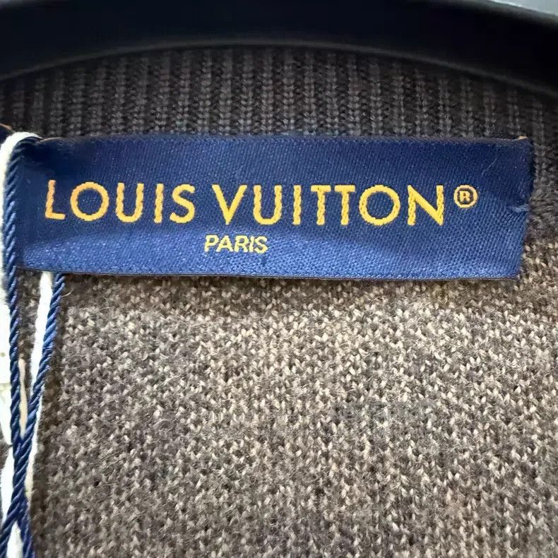 Louis Vuitton Louis Vuitton Graffiti Embroidered Wool Sweater Size US XL / EU 56 / 4 - 3 Thumbnail