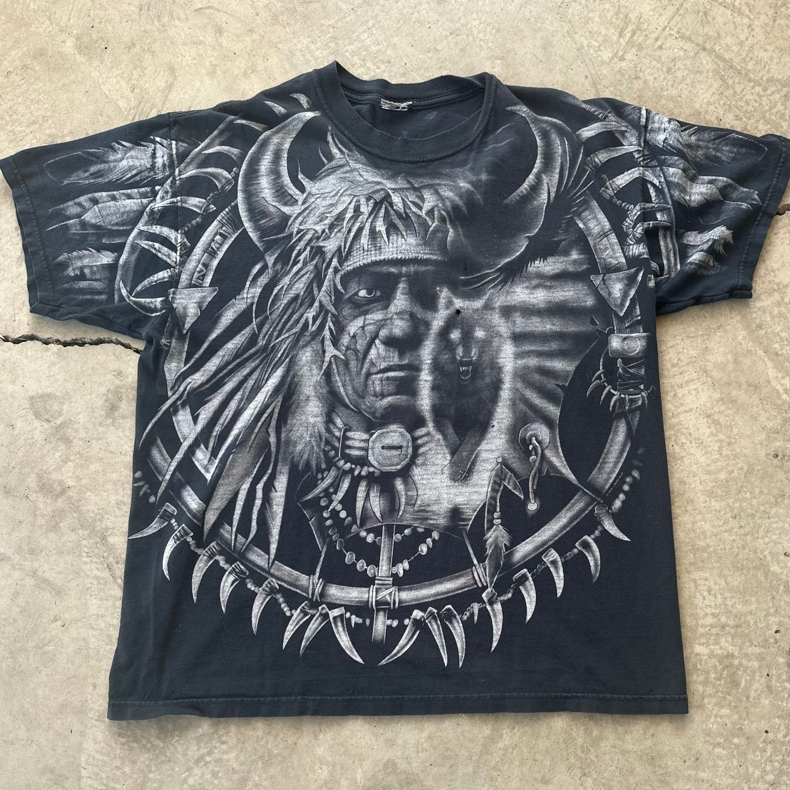 Liquid Blue 90s Native American all over print liquid blue tee Size US L / EU 52-54 / 3 - 1 Thumbnail