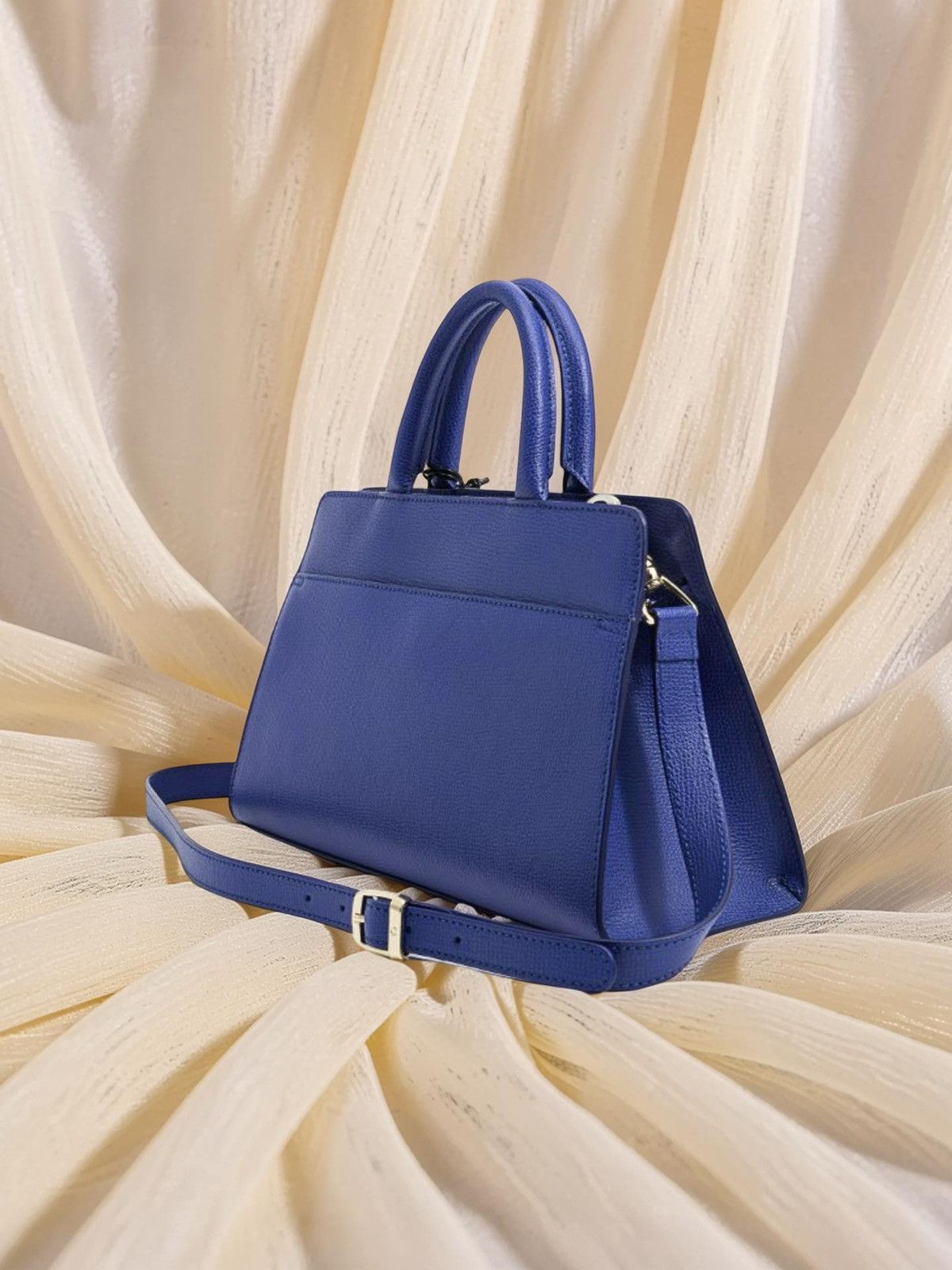 Aigner AIGNER SHOW Floral Blue Crossbody Bag / Designer Handbag Size ONE SIZE - 2 Thumbnail